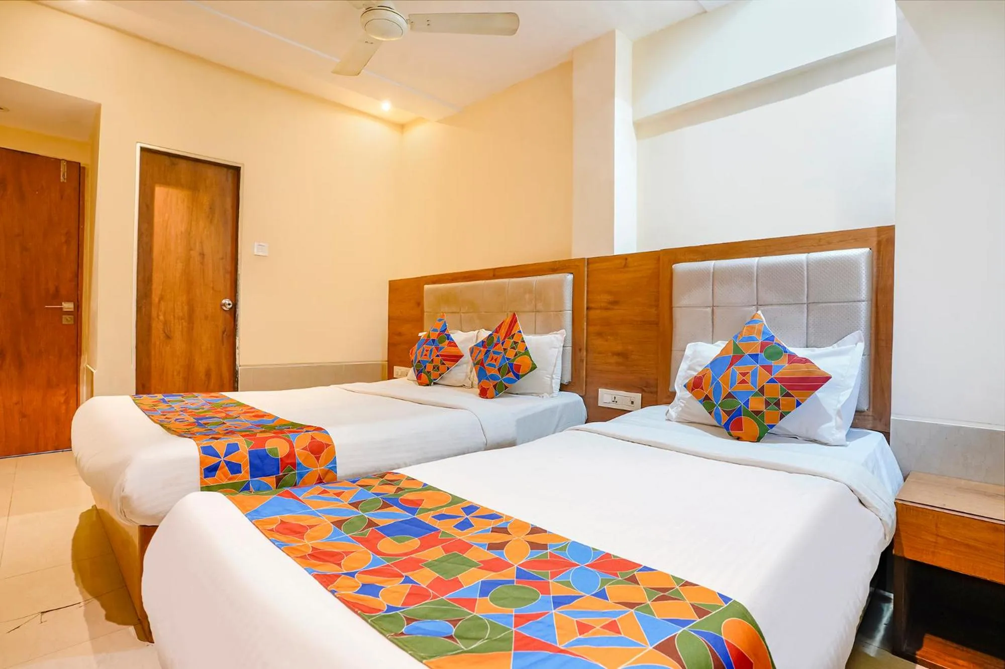 Bed in FabHotel Regal Inn - In Sahar Road
