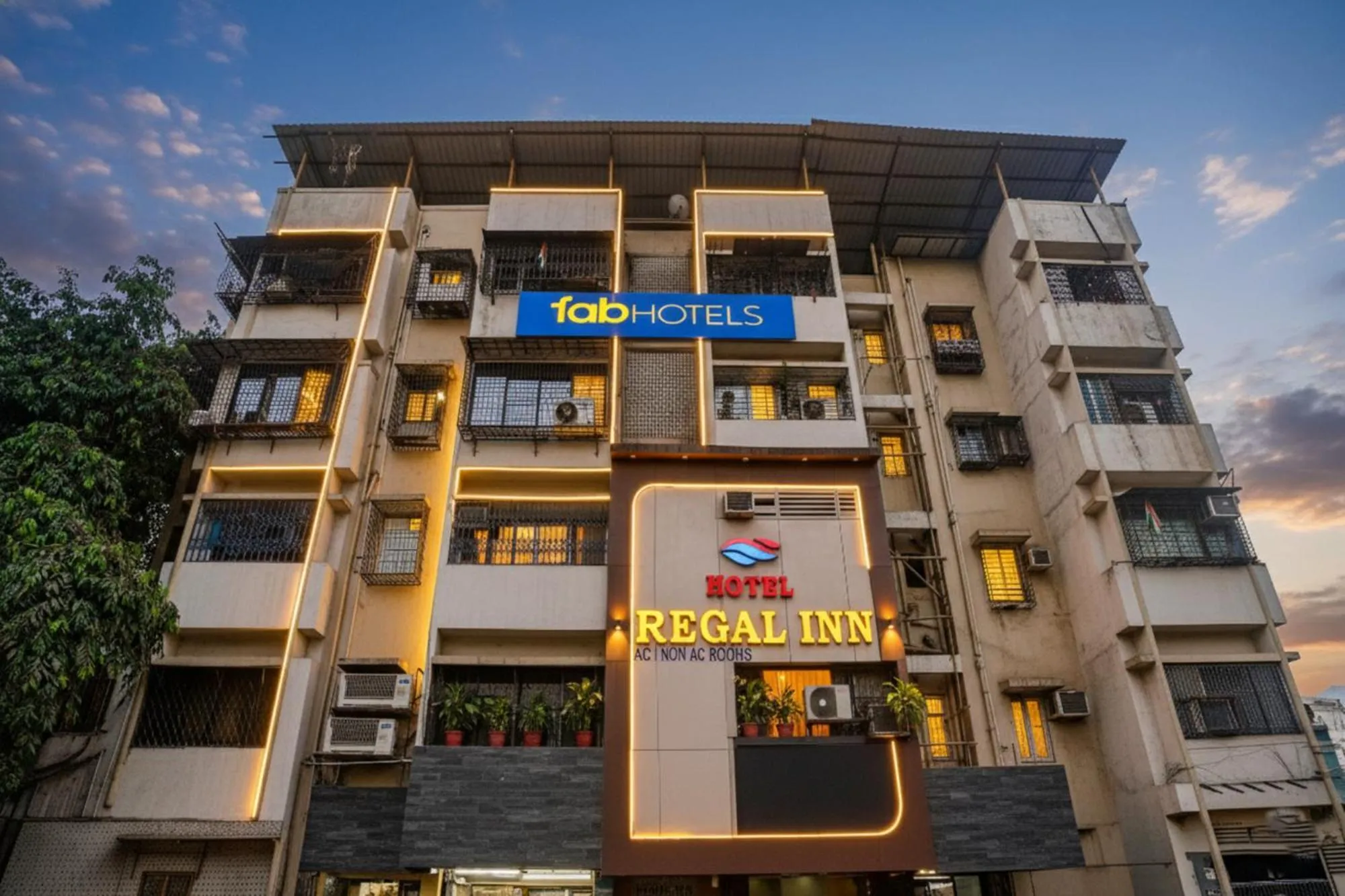 Facade/entrance in FabHotel Regal Inn - In Sahar Road