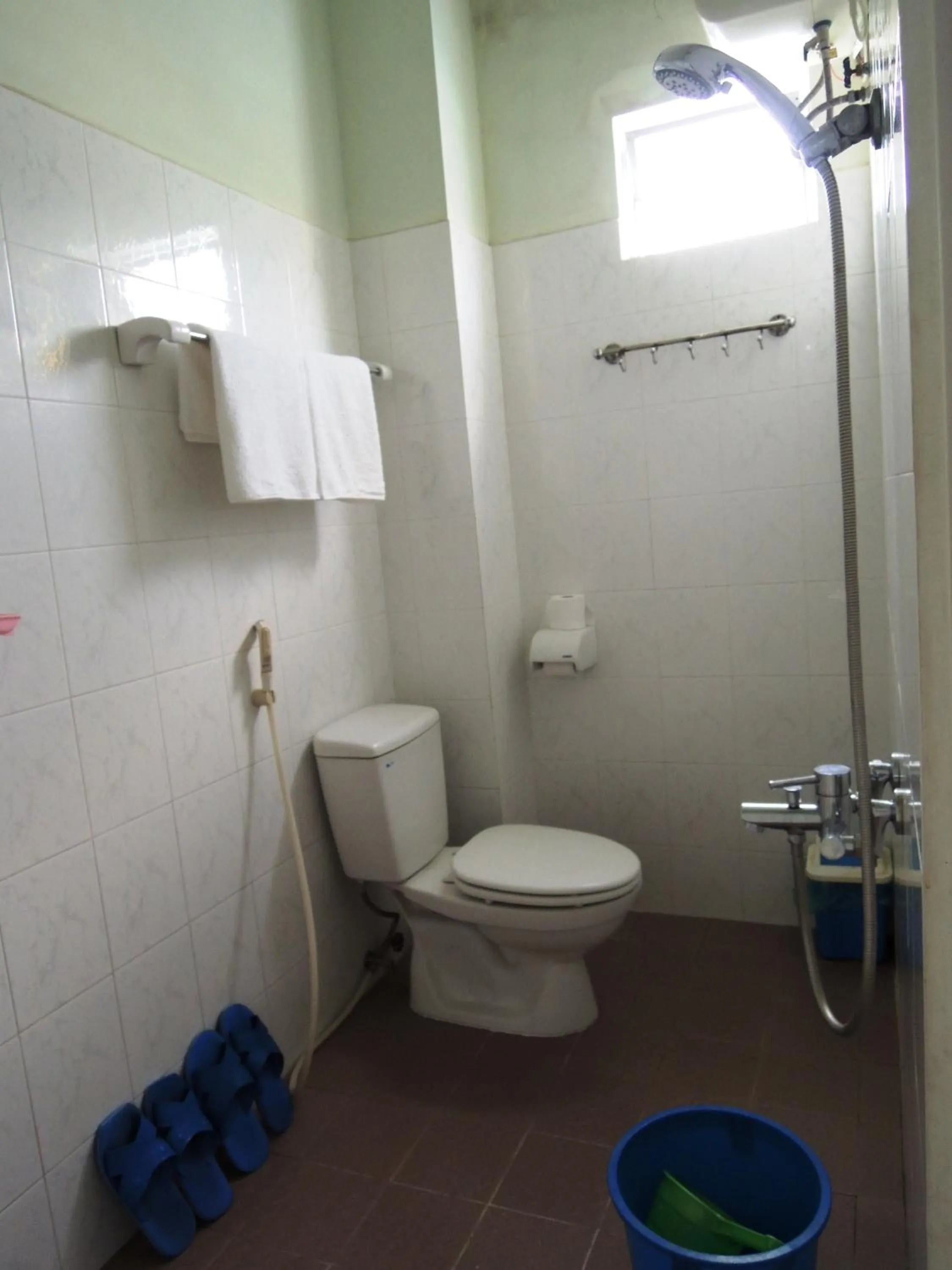 Bathroom in Hien Luong Hotel