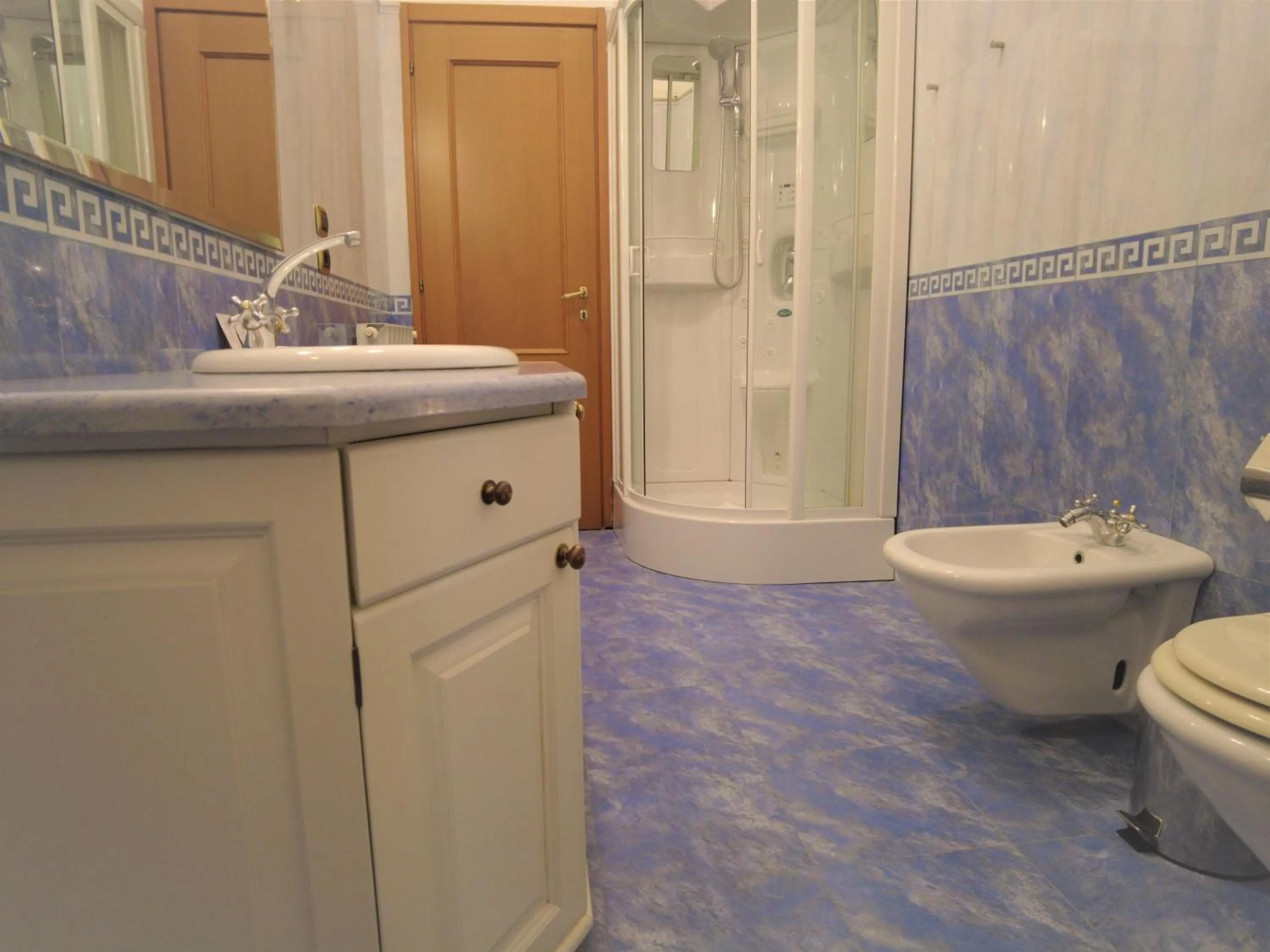 Bathroom in Gardoce's Guest House