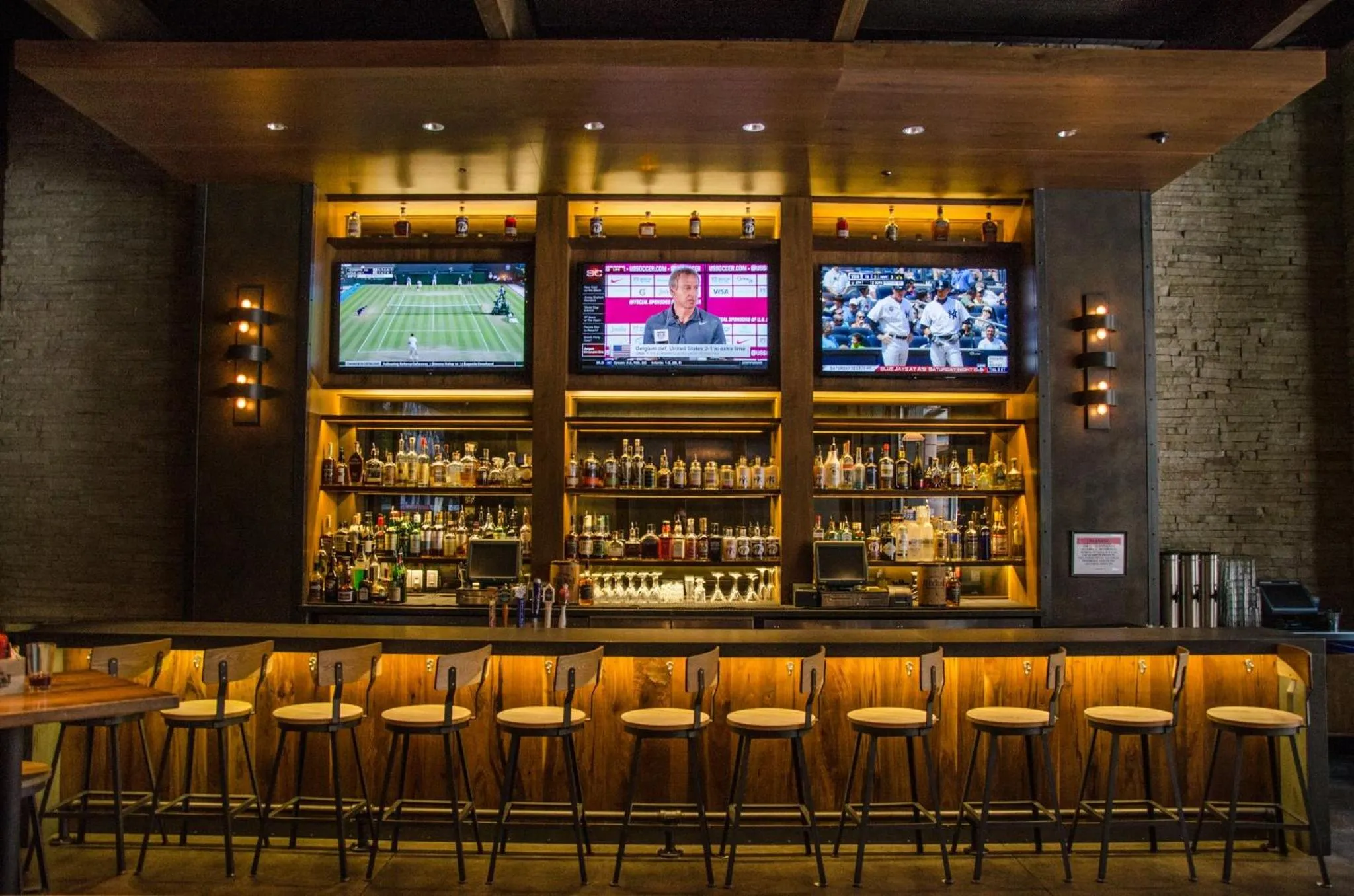 Lounge or bar in Omni Nashville Hotel