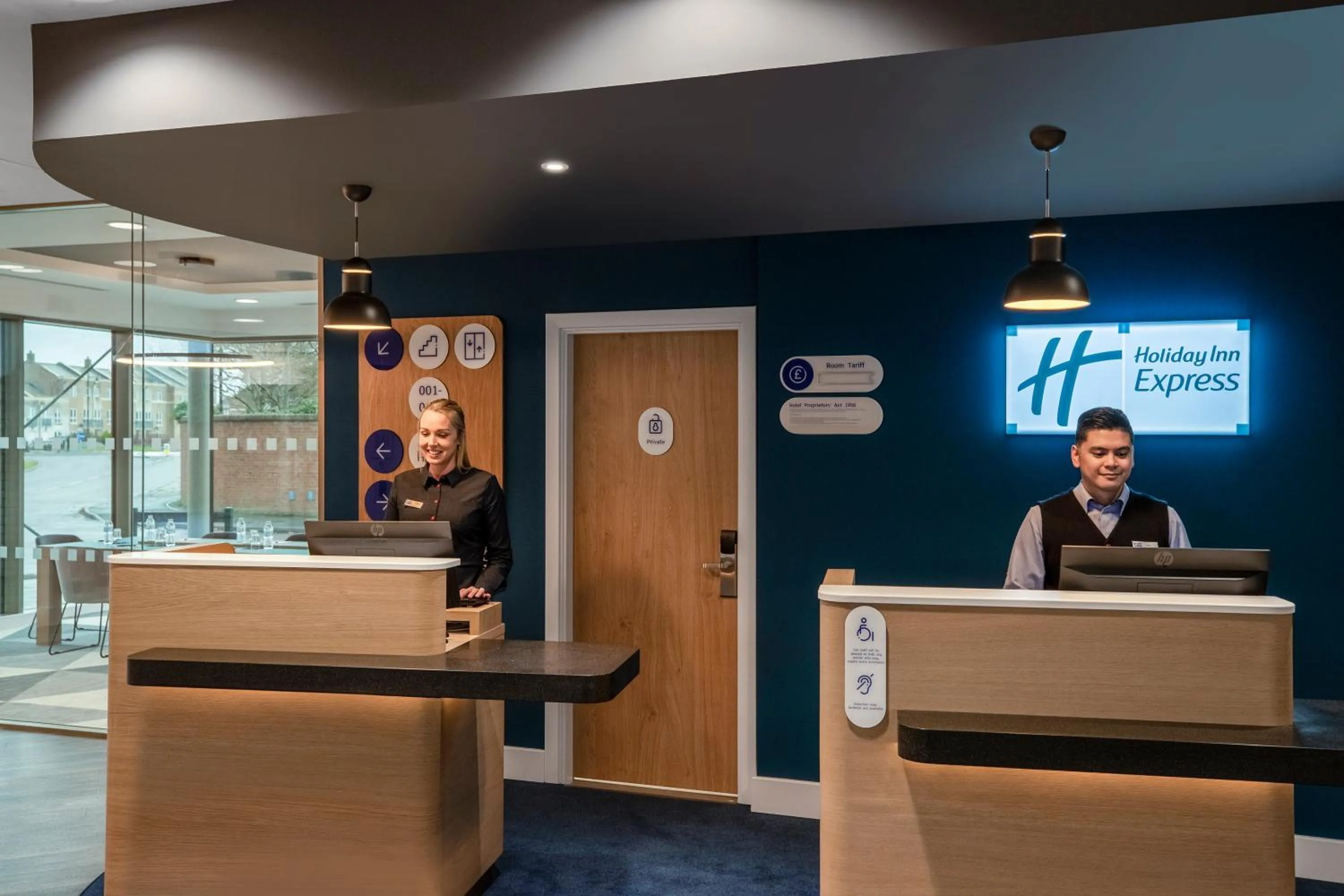 Lobby or reception in Holiday Inn Express Cambridge West - Cambourne by IHG