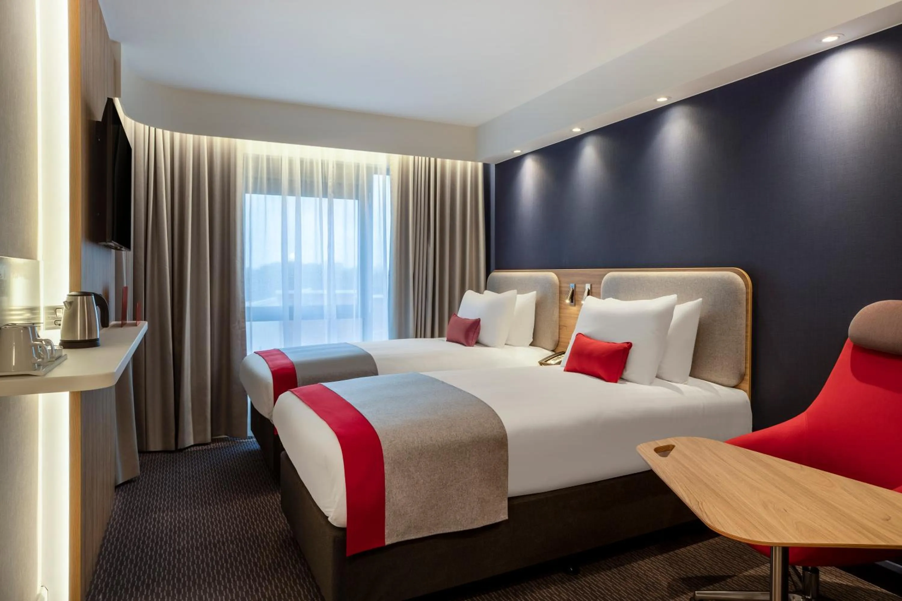 Bedroom, Bed in Holiday Inn Express Cambridge West - Cambourne by IHG