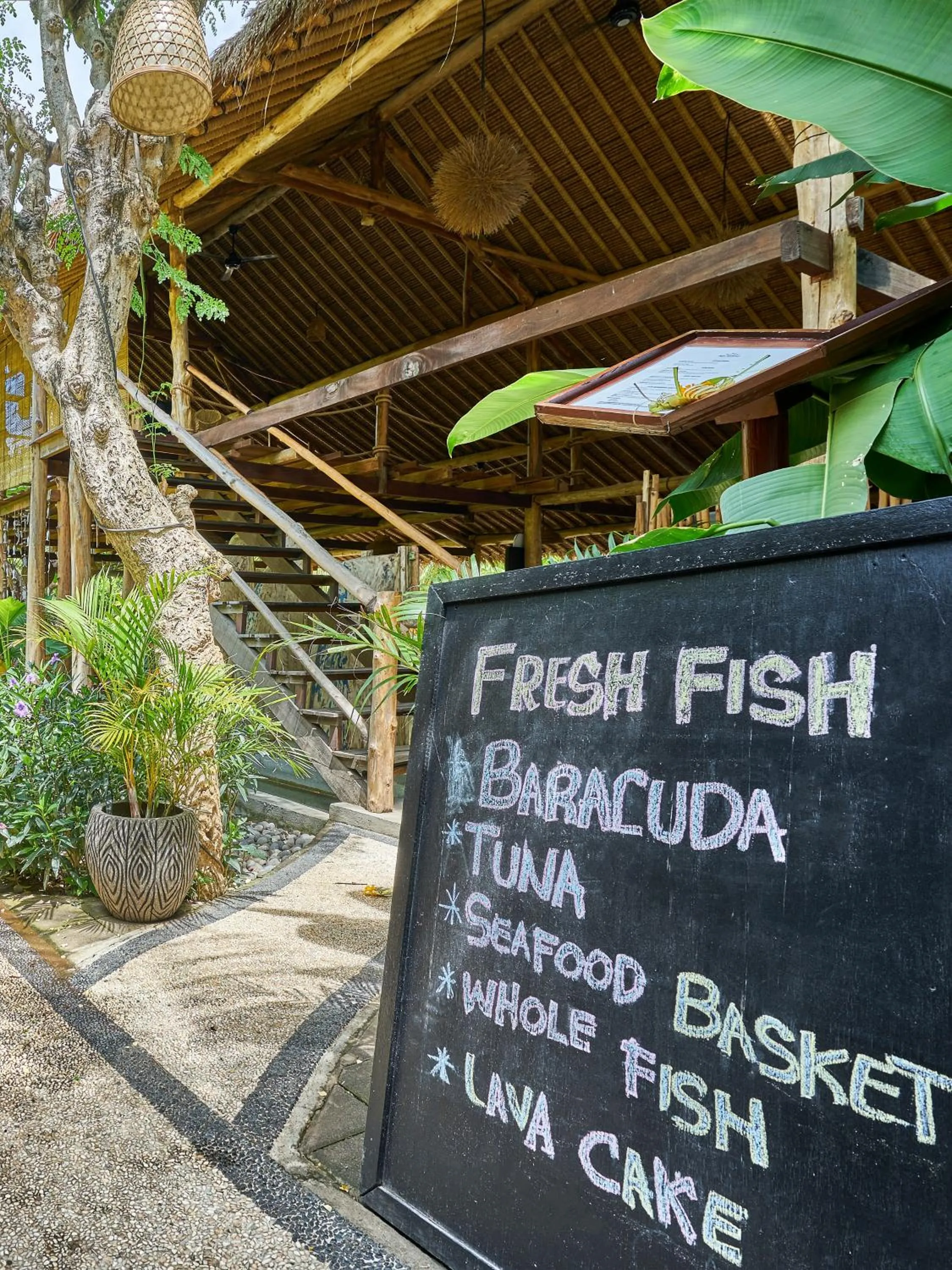 Restaurant/places to eat in Villa Adi