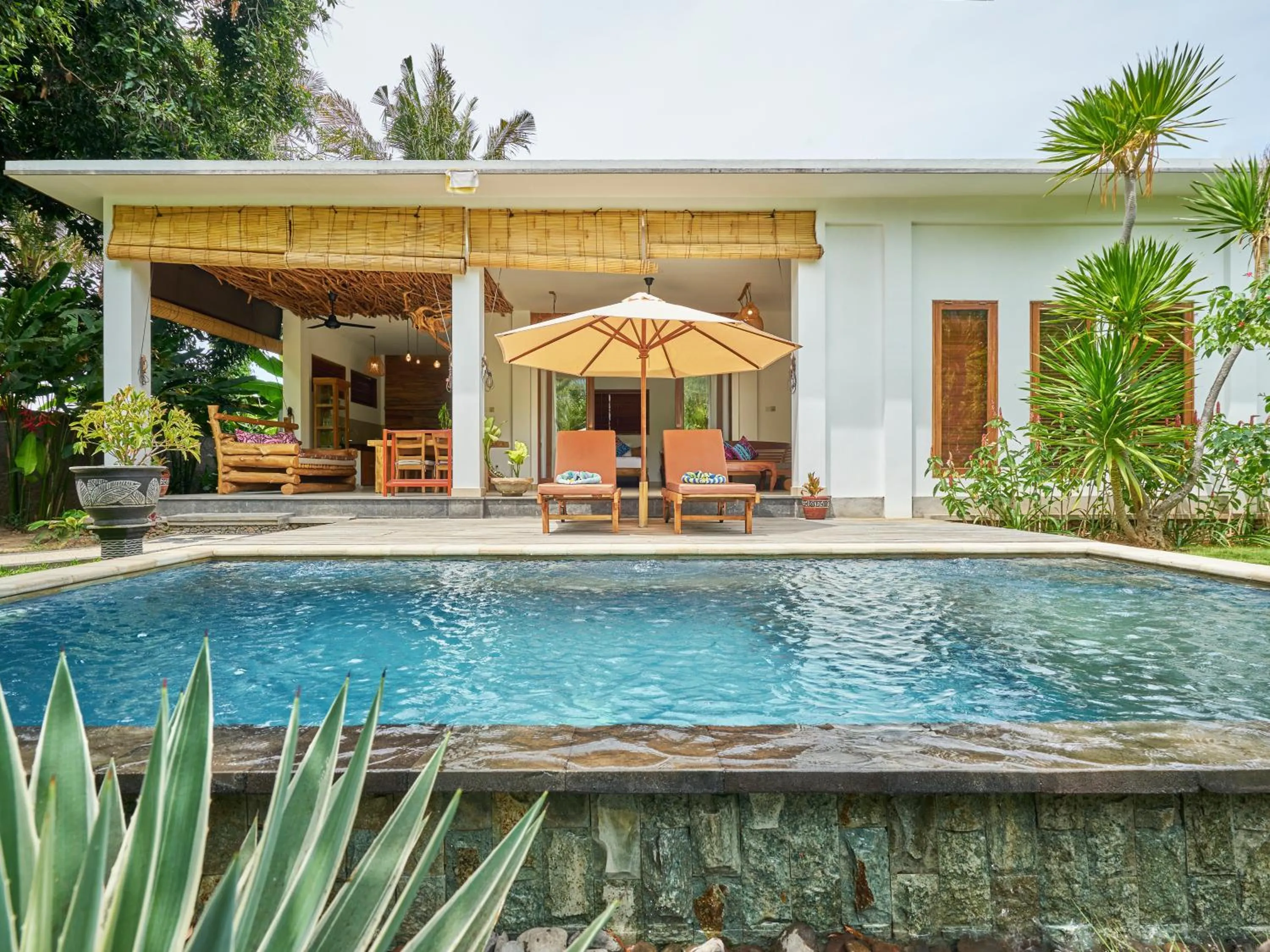 Property building in Villa Adi