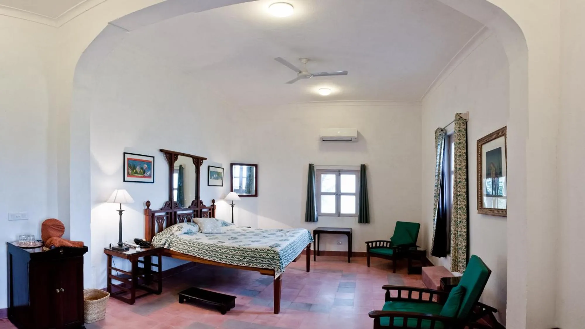 Photo of the whole room, Bed in Neemrana's - Hill Fort - Kesroli