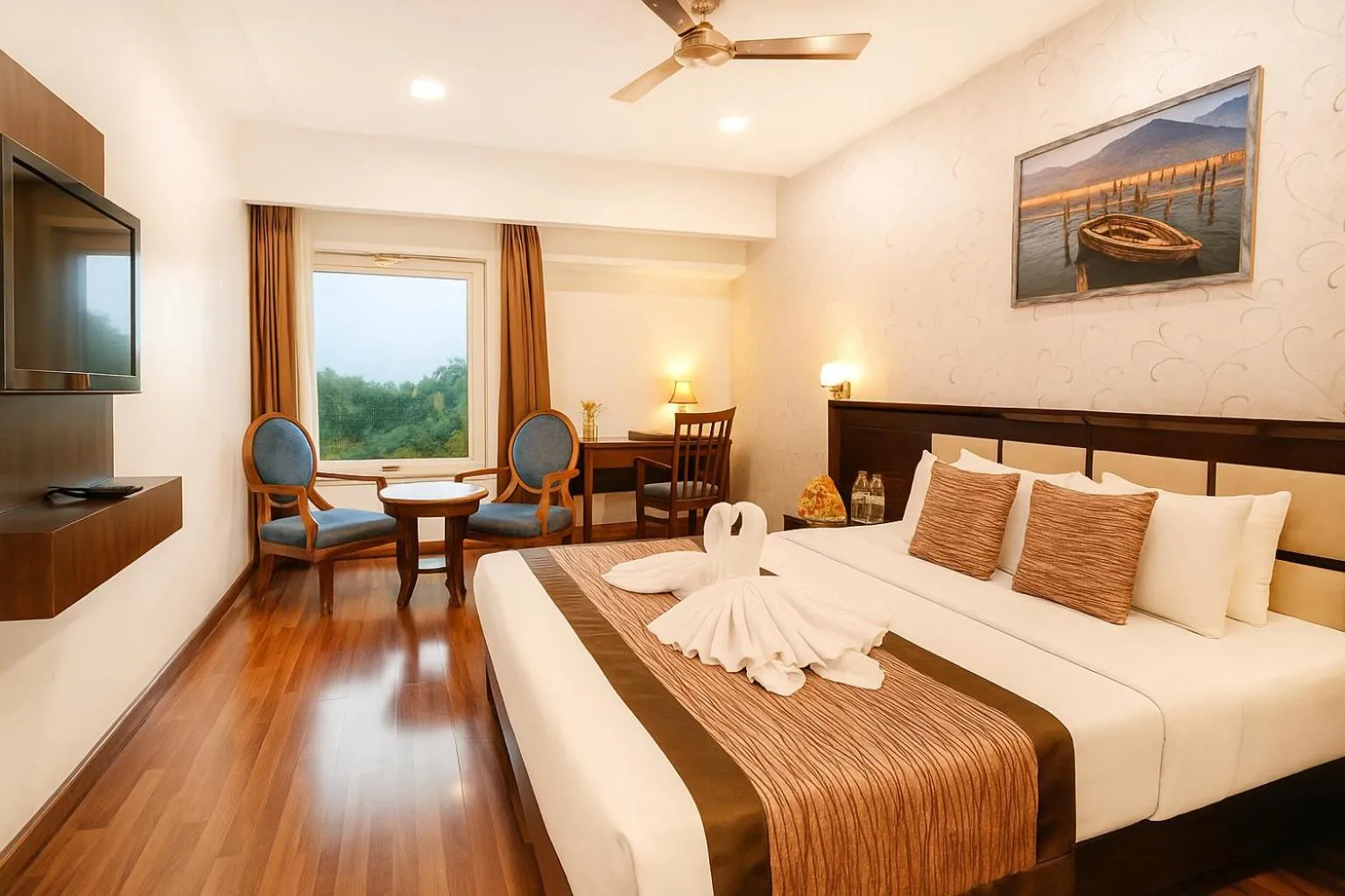 Bedroom, Bed in Hotel Horizon - Near Fateh Sagar Lake Udaipur