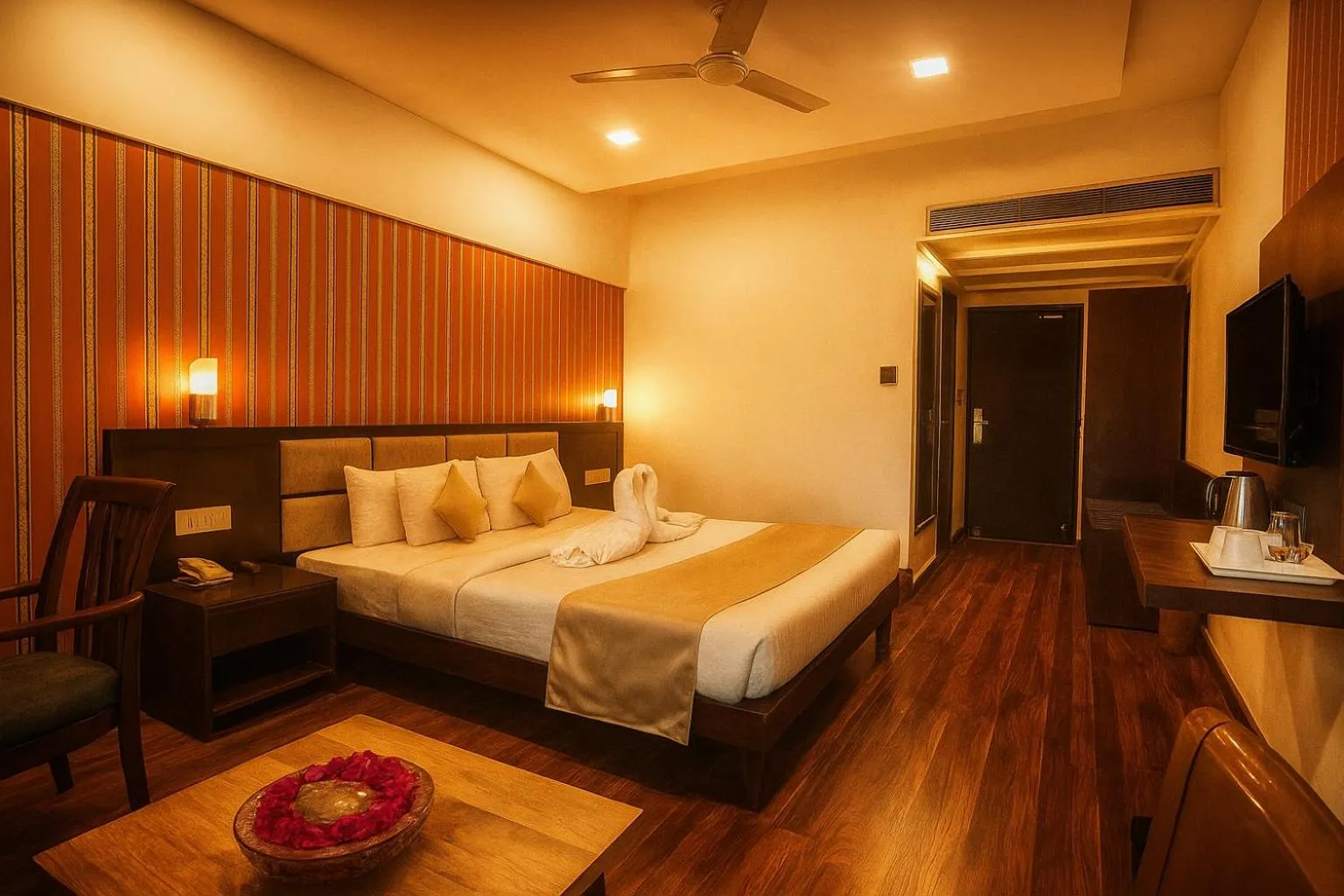 Bedroom, Bed in Hotel Horizon - Near Fateh Sagar Lake Udaipur