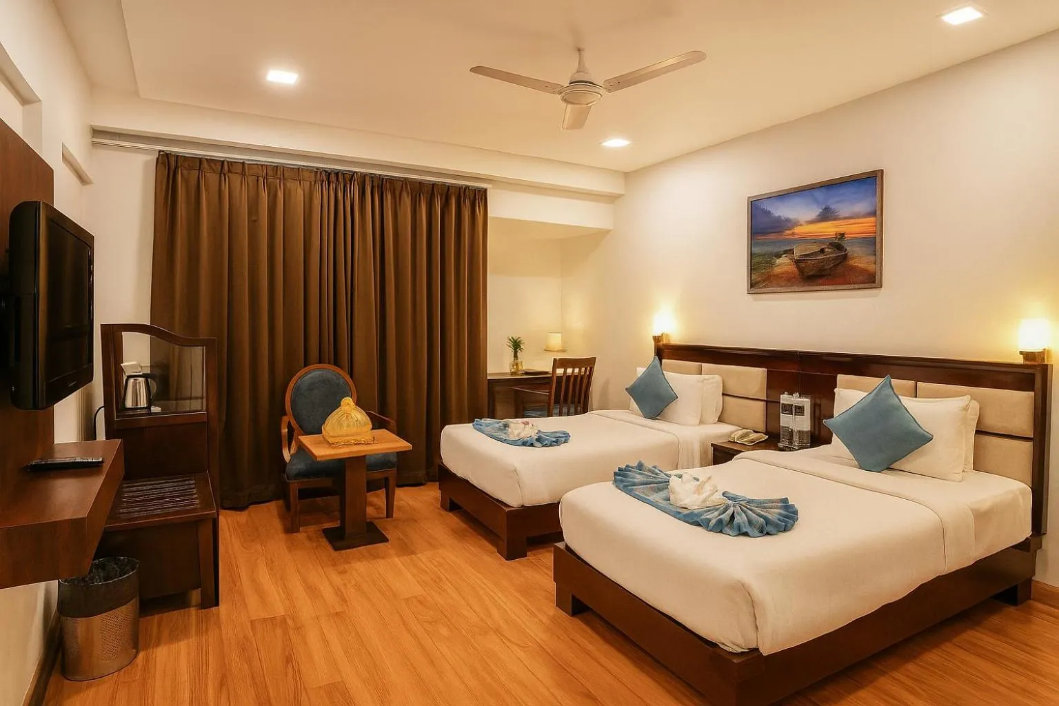 Bedroom, Bed in Hotel Horizon - Near Fateh Sagar Lake Udaipur