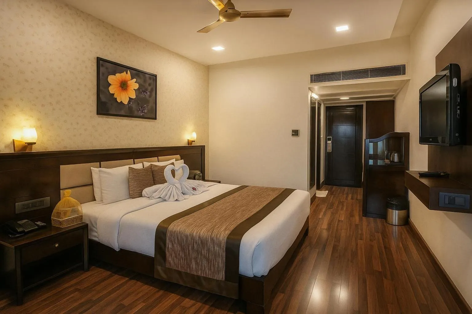 Bedroom, Bed in Hotel Horizon - Near Fateh Sagar Lake Udaipur