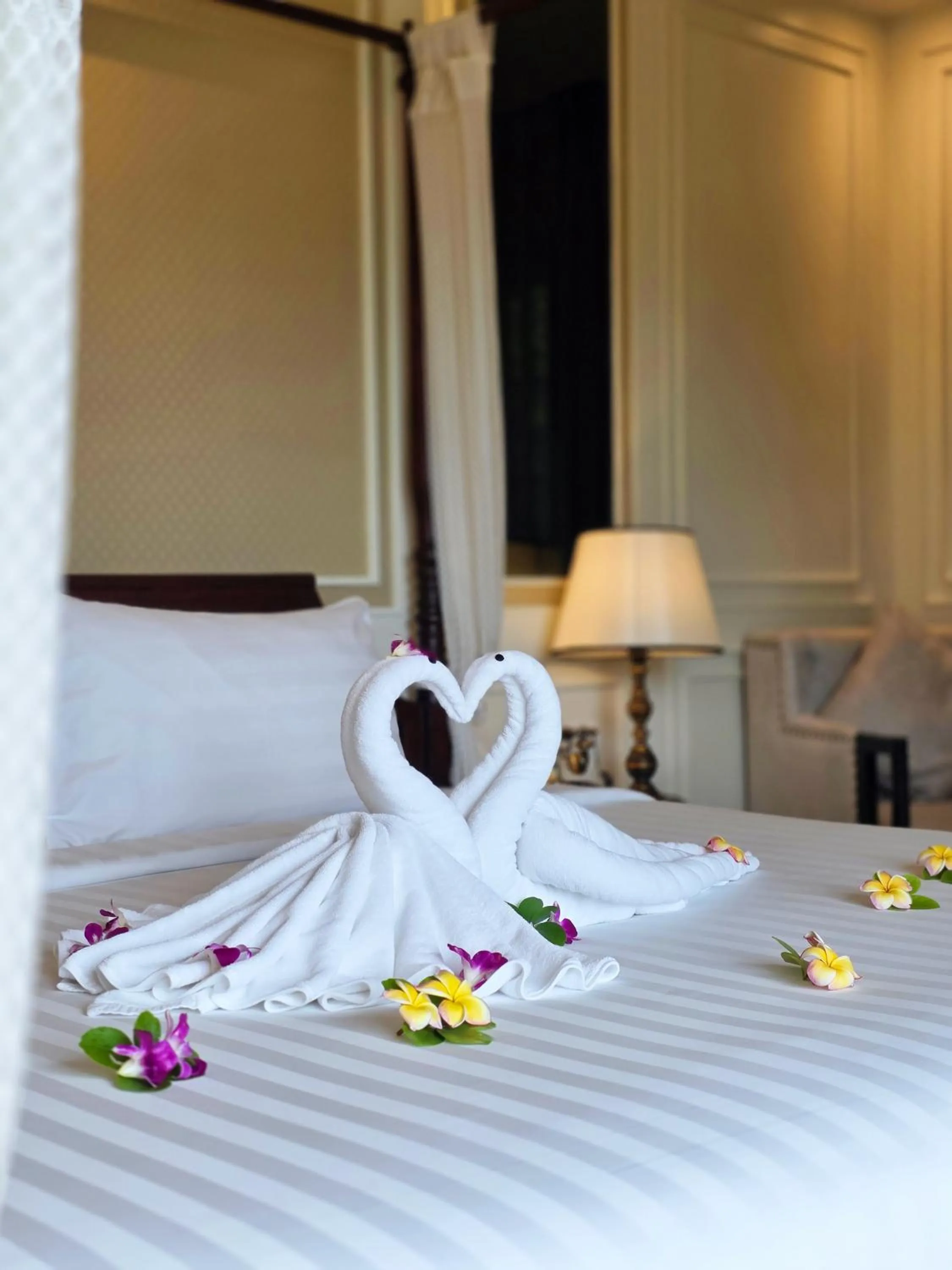 Bed in Buri Sriping Riverside Resort & Spa