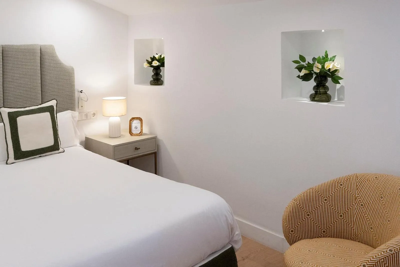 Decorative detail, Bed in Petit Biniaraix