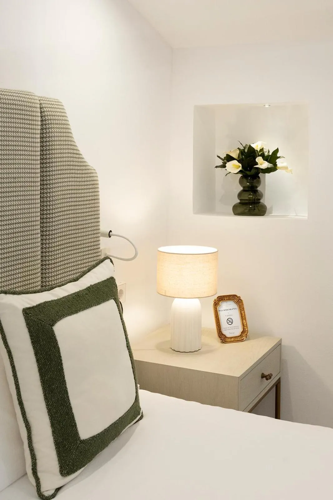 Bedroom, Bed in Petit Biniaraix