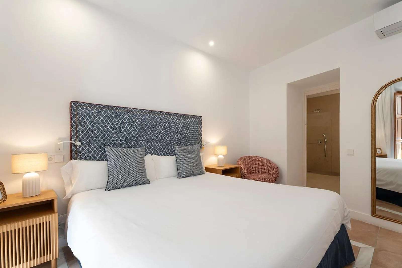 Bedroom, Bed in Petit Biniaraix