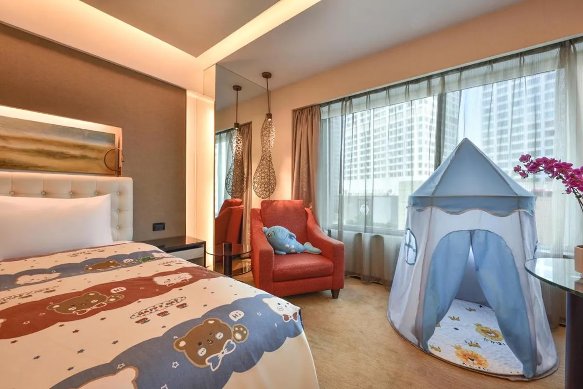 Bed in Furama Hotel Dalian