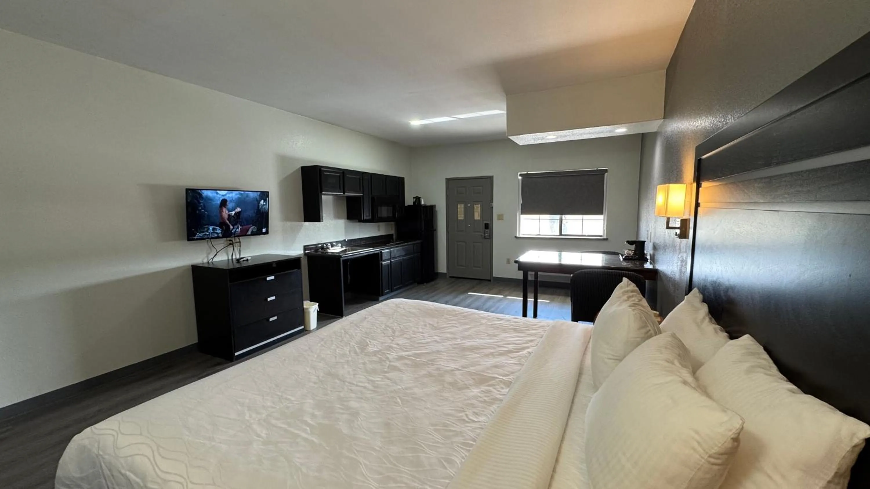 Bed in Sunbridge Inn & Suite Extended Stay