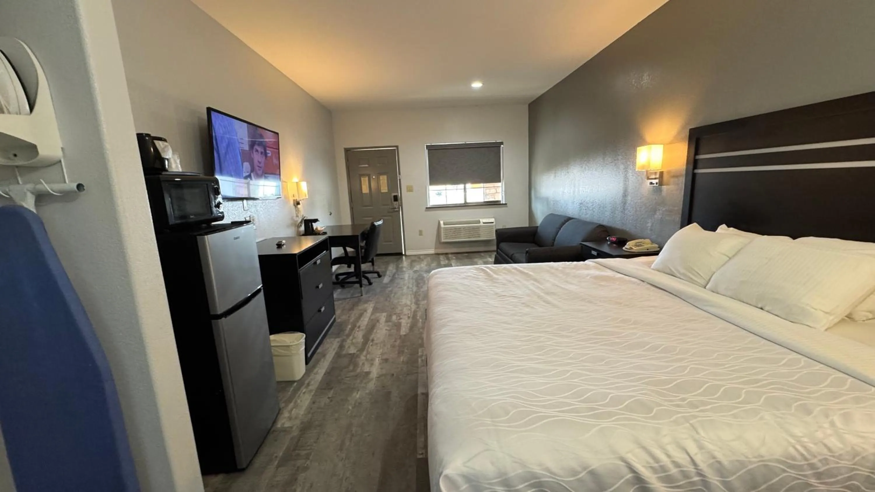 Bed in Sunbridge Inn & Suite Extended Stay