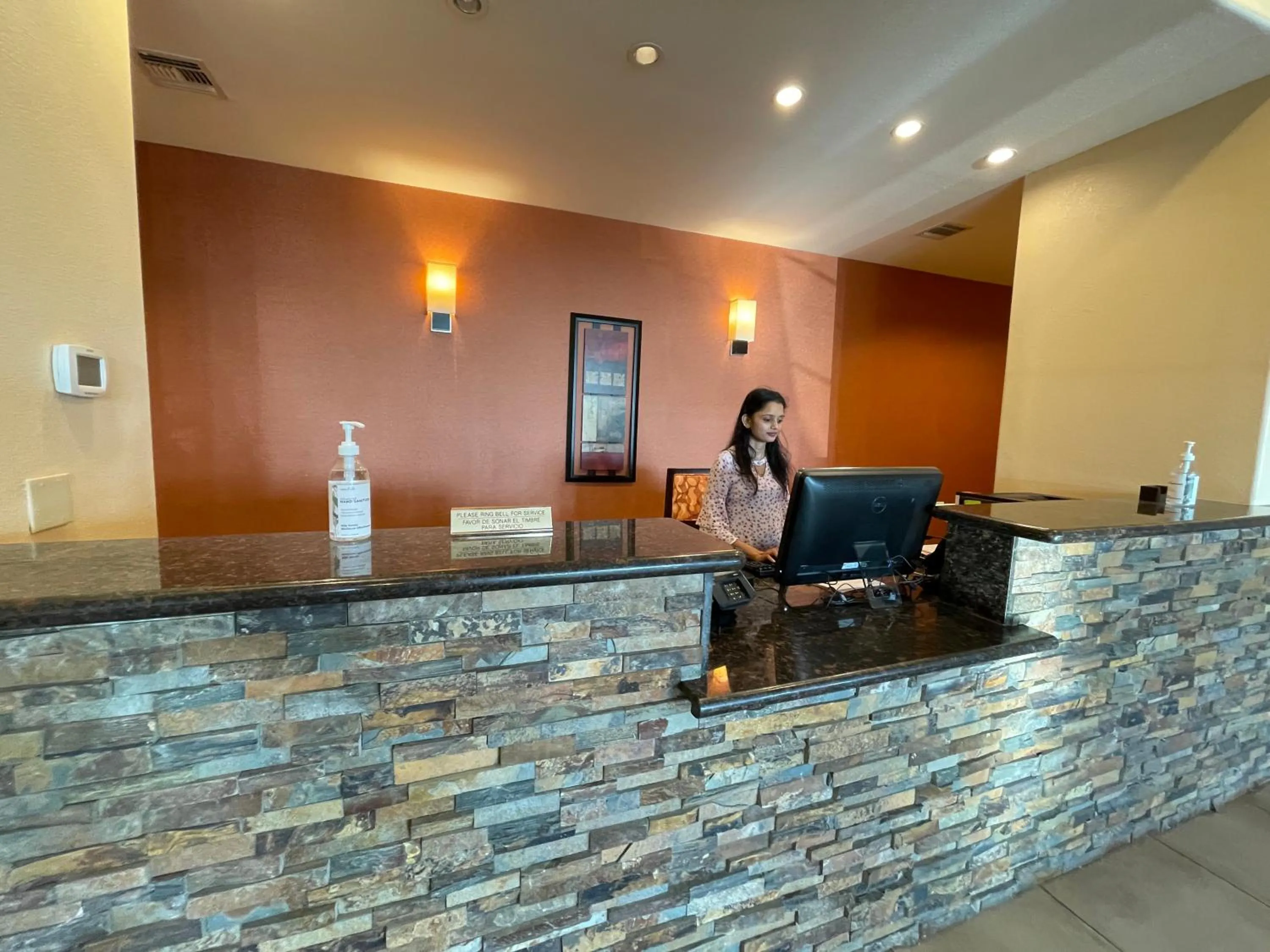 Lobby or reception in Sunbridge Inn & Suite Extended Stay