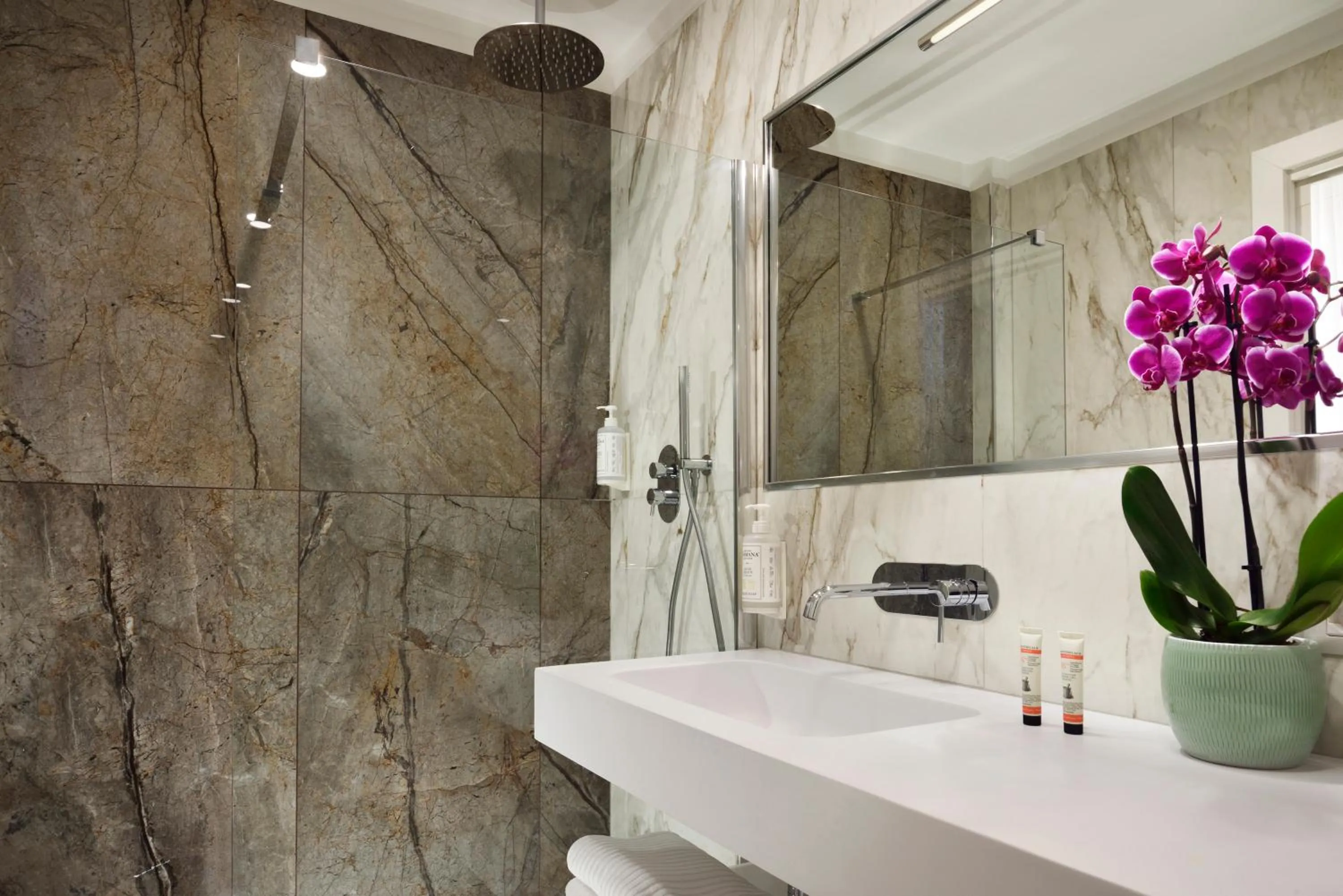 Bathroom in Dimora ai Fori - Guest House