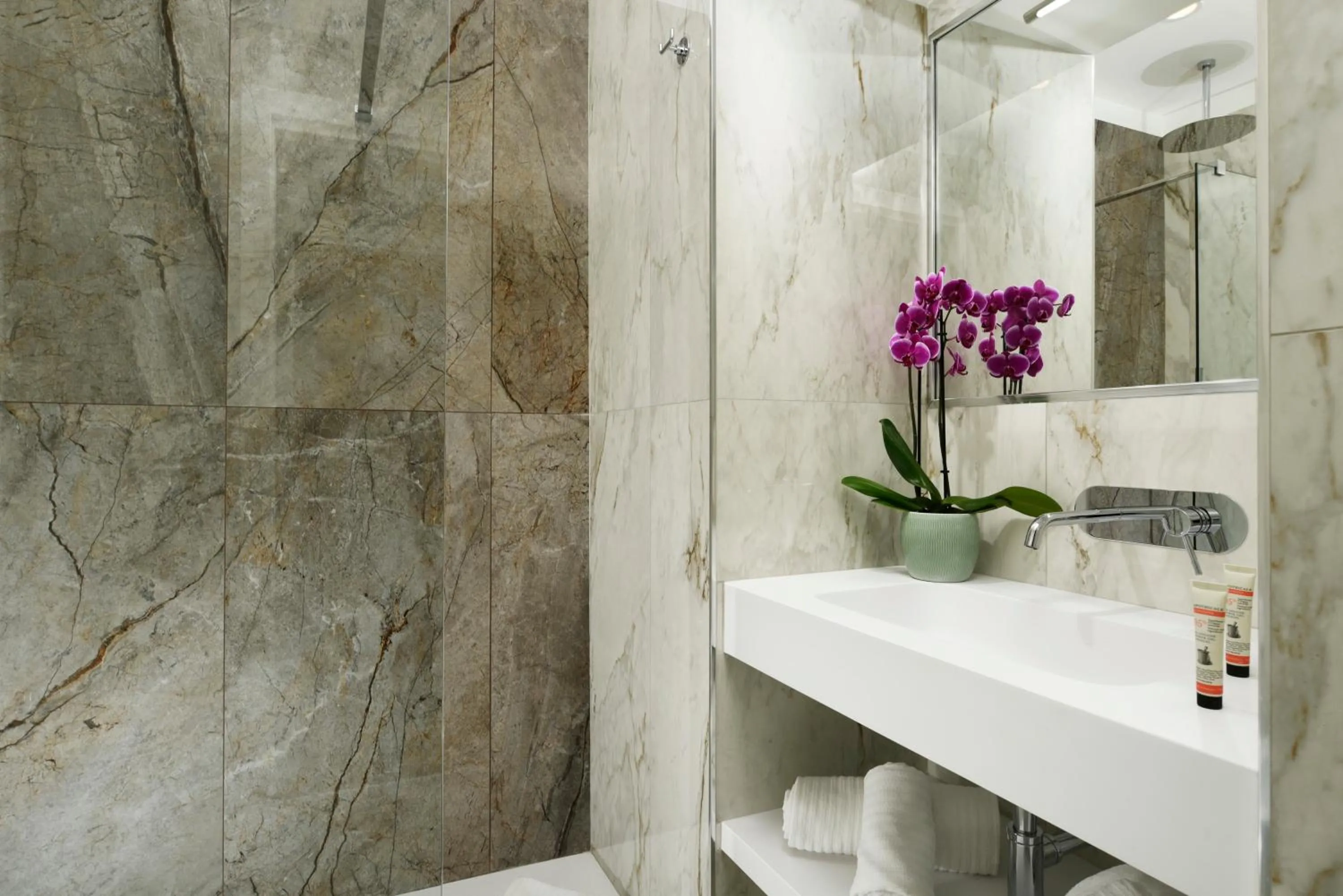 Bathroom in Dimora ai Fori - Guest House