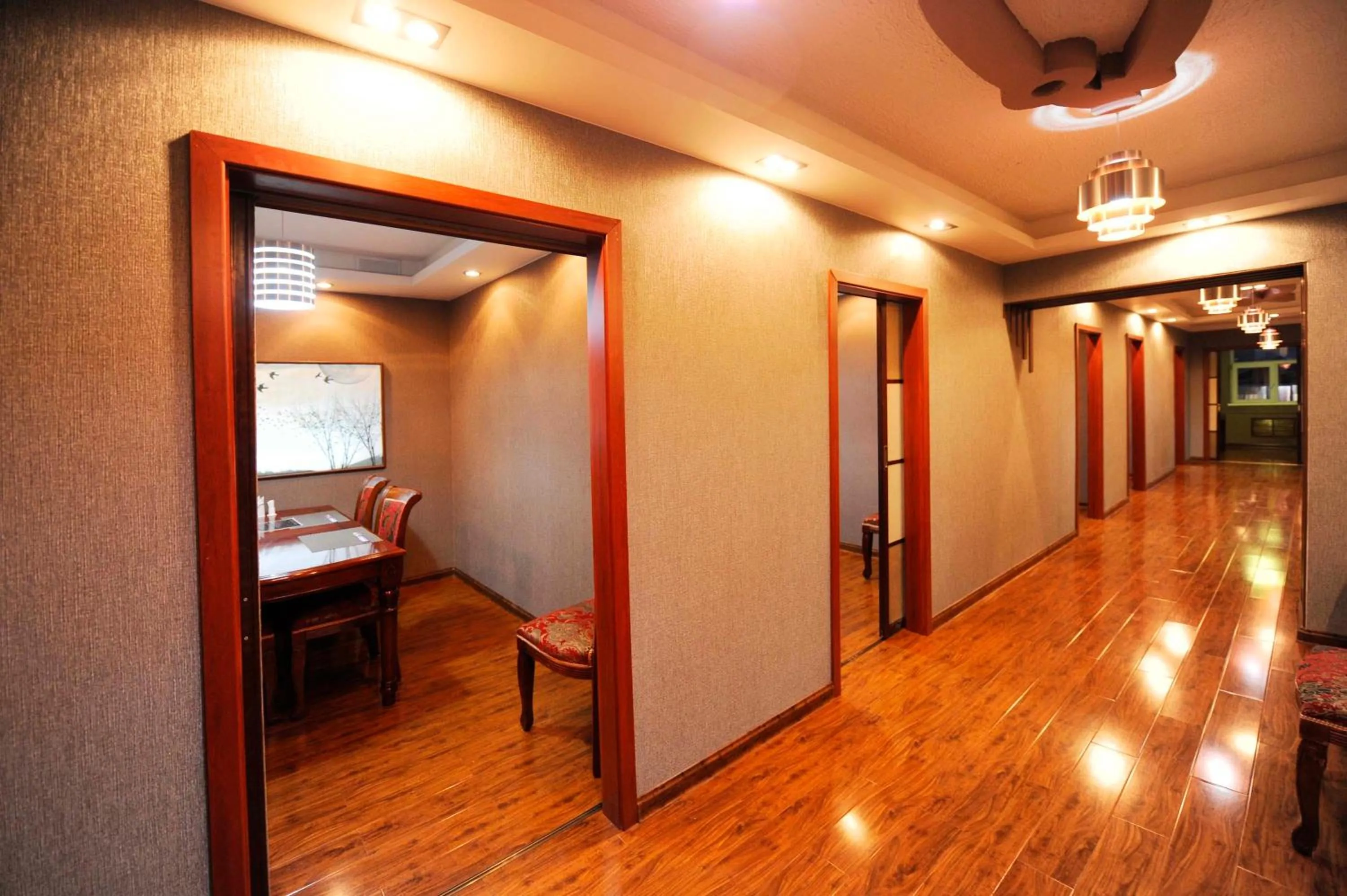 Decorative detail in White House Hotel