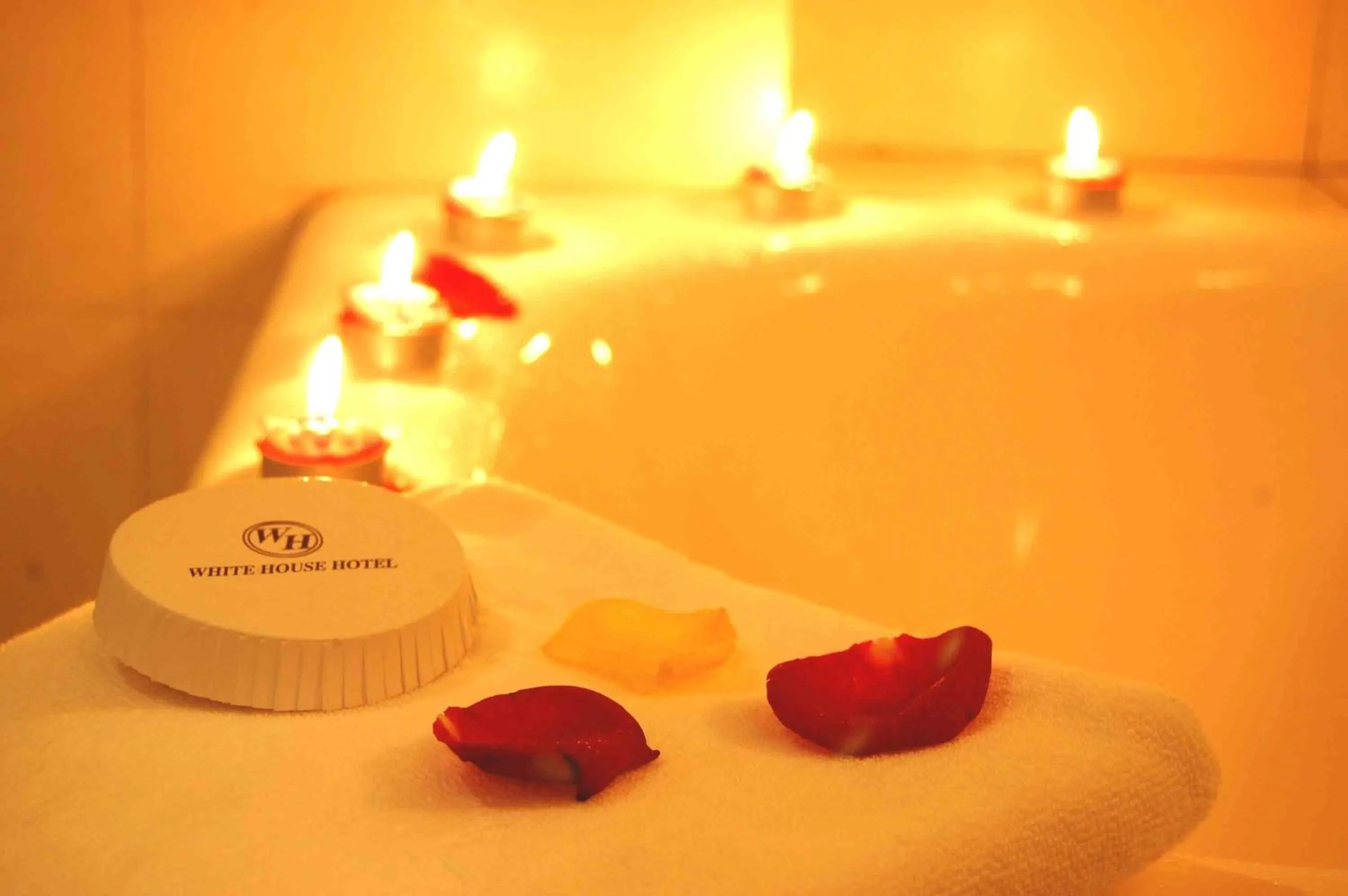 Bathroom in White House Hotel