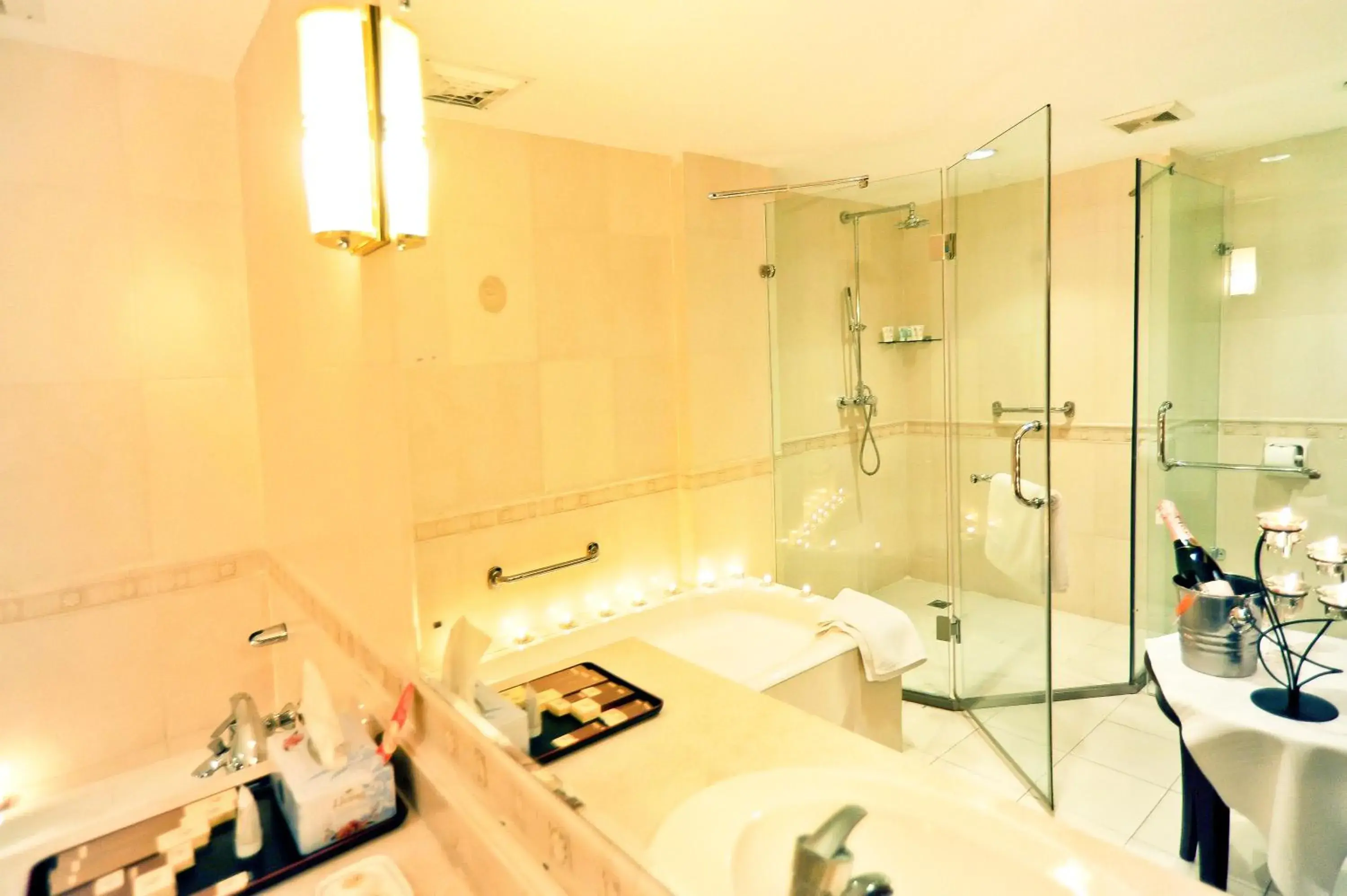 Deluxe King Room - single occupancy in White House Hotel Deluxe King Room - single occupancy in White House Hotel