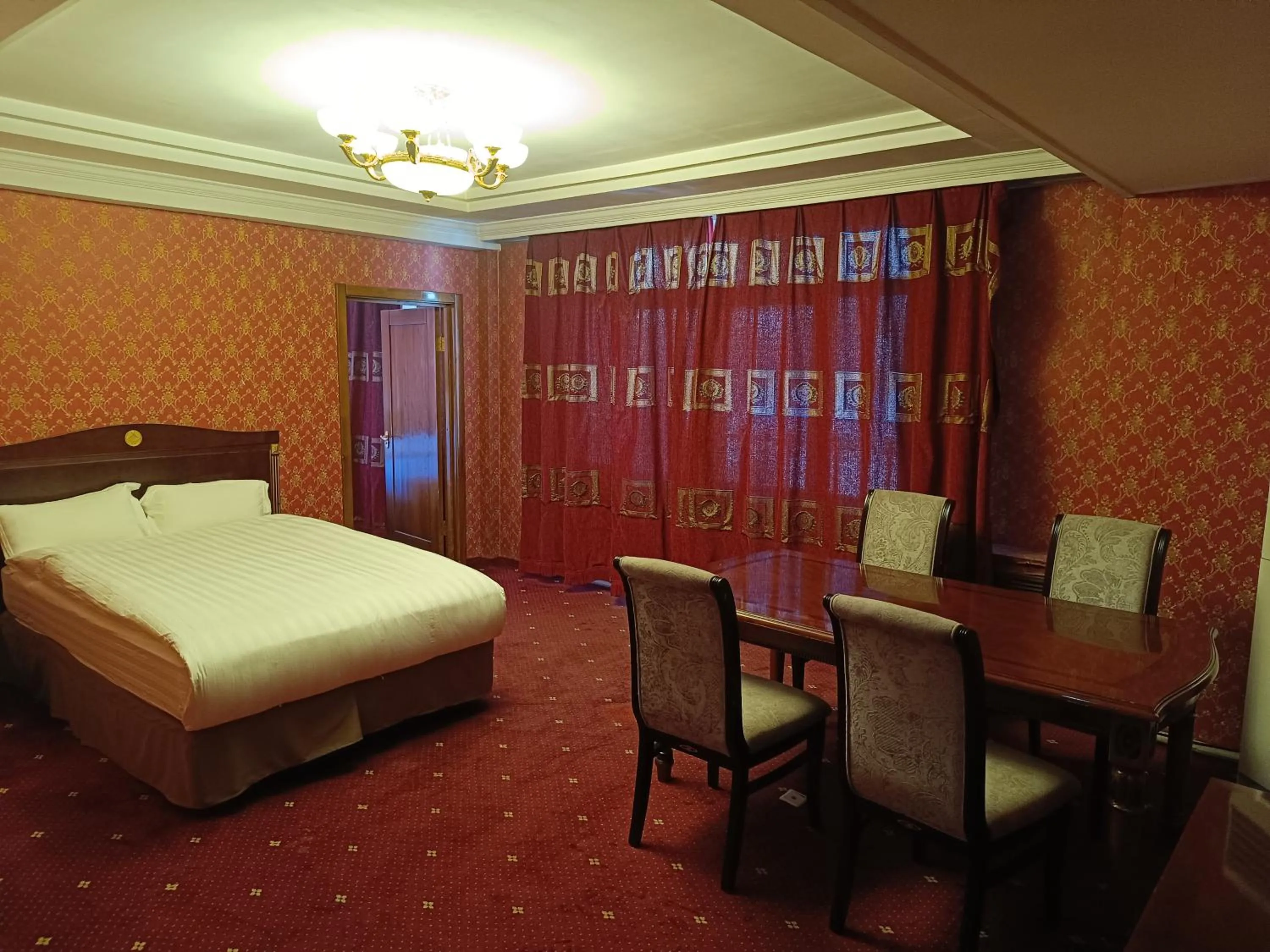 Bed in White House Hotel