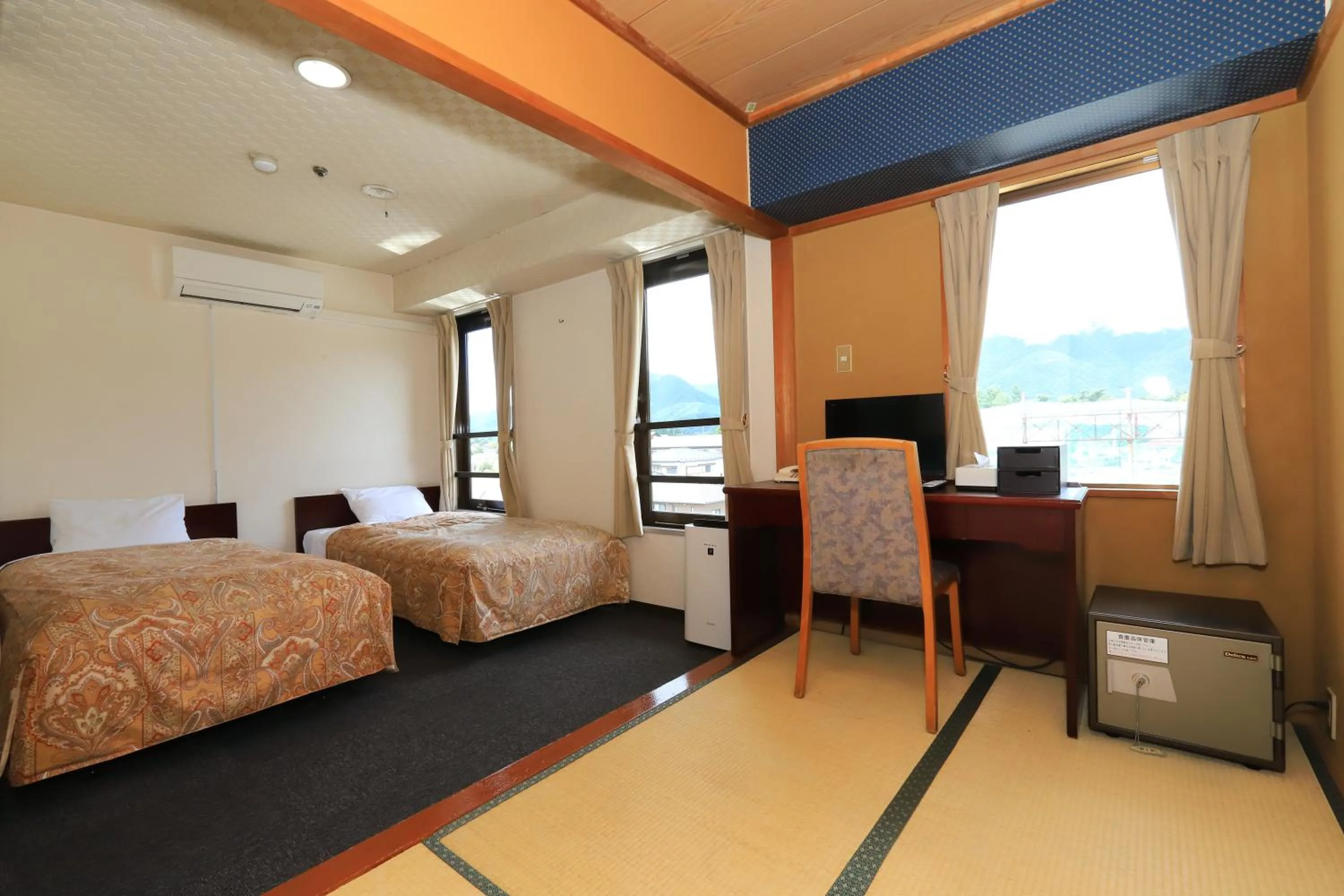 Photo of the whole room, Bed in Shiki-no-Yado Fujisan