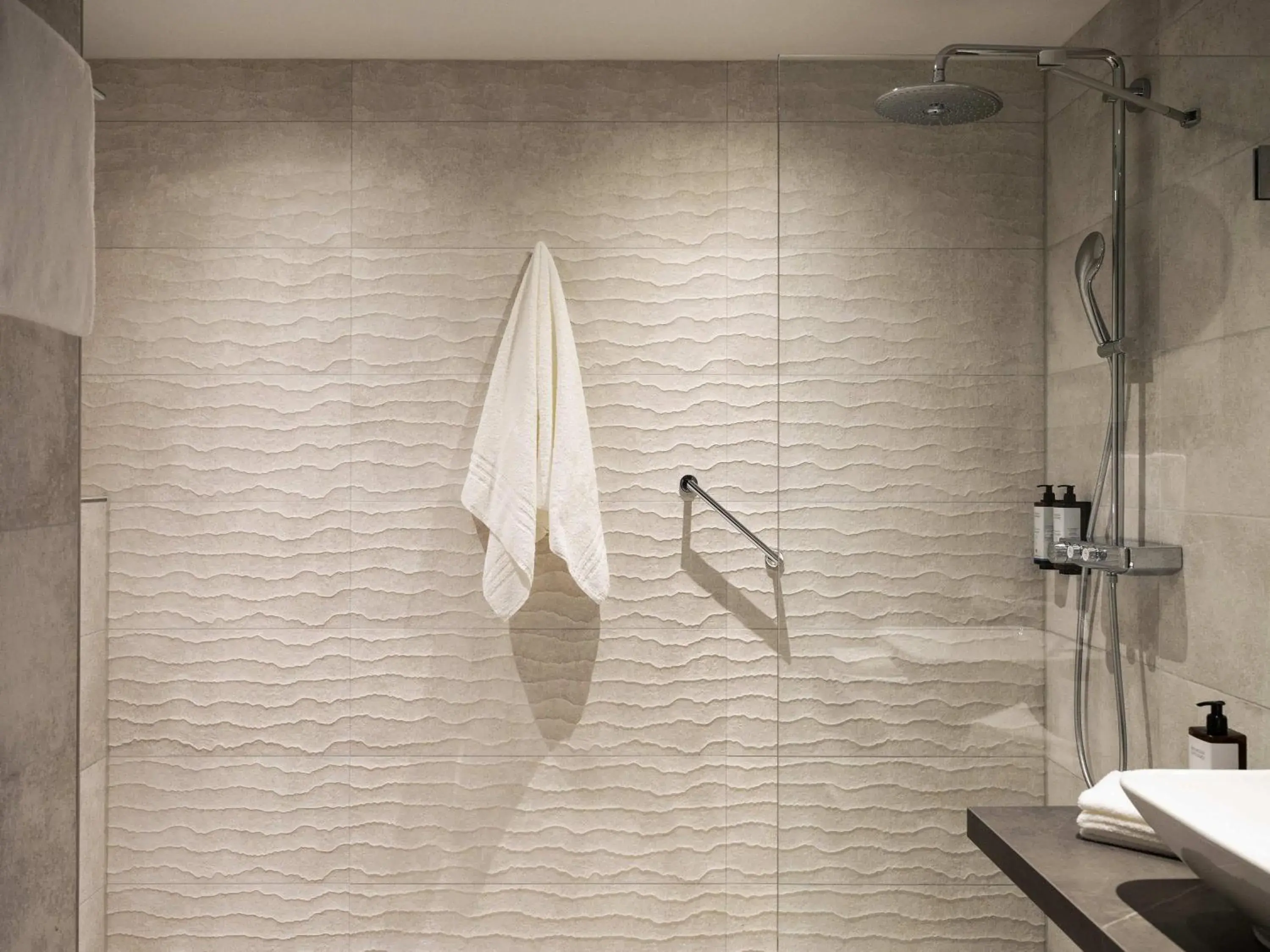 Standard Twin Room in Mercure Amsterdam North Station Standard Twin Room in Mercure Amsterdam North Station