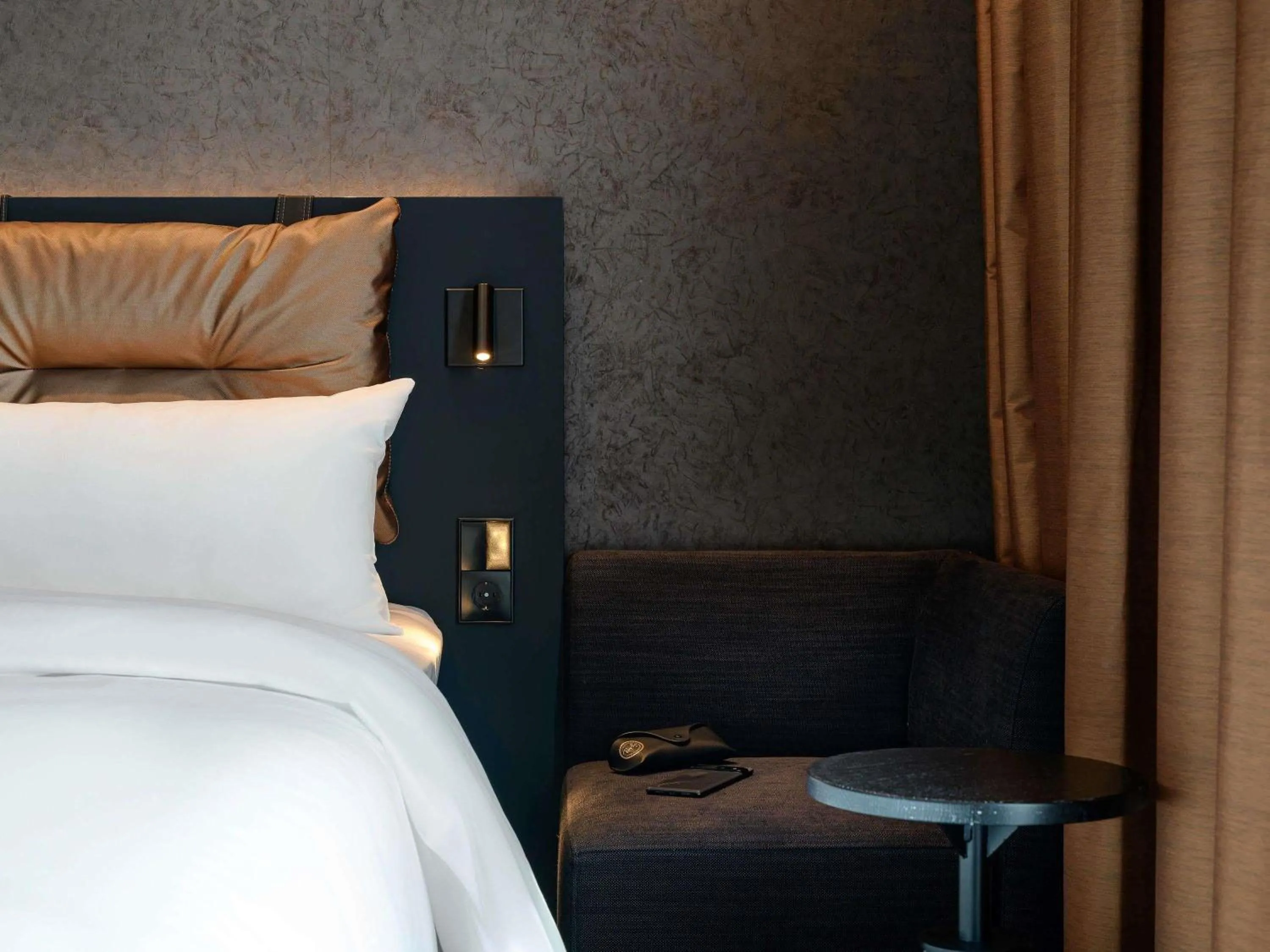 Bedroom, Bed in ibis Styles Friedrichshafen