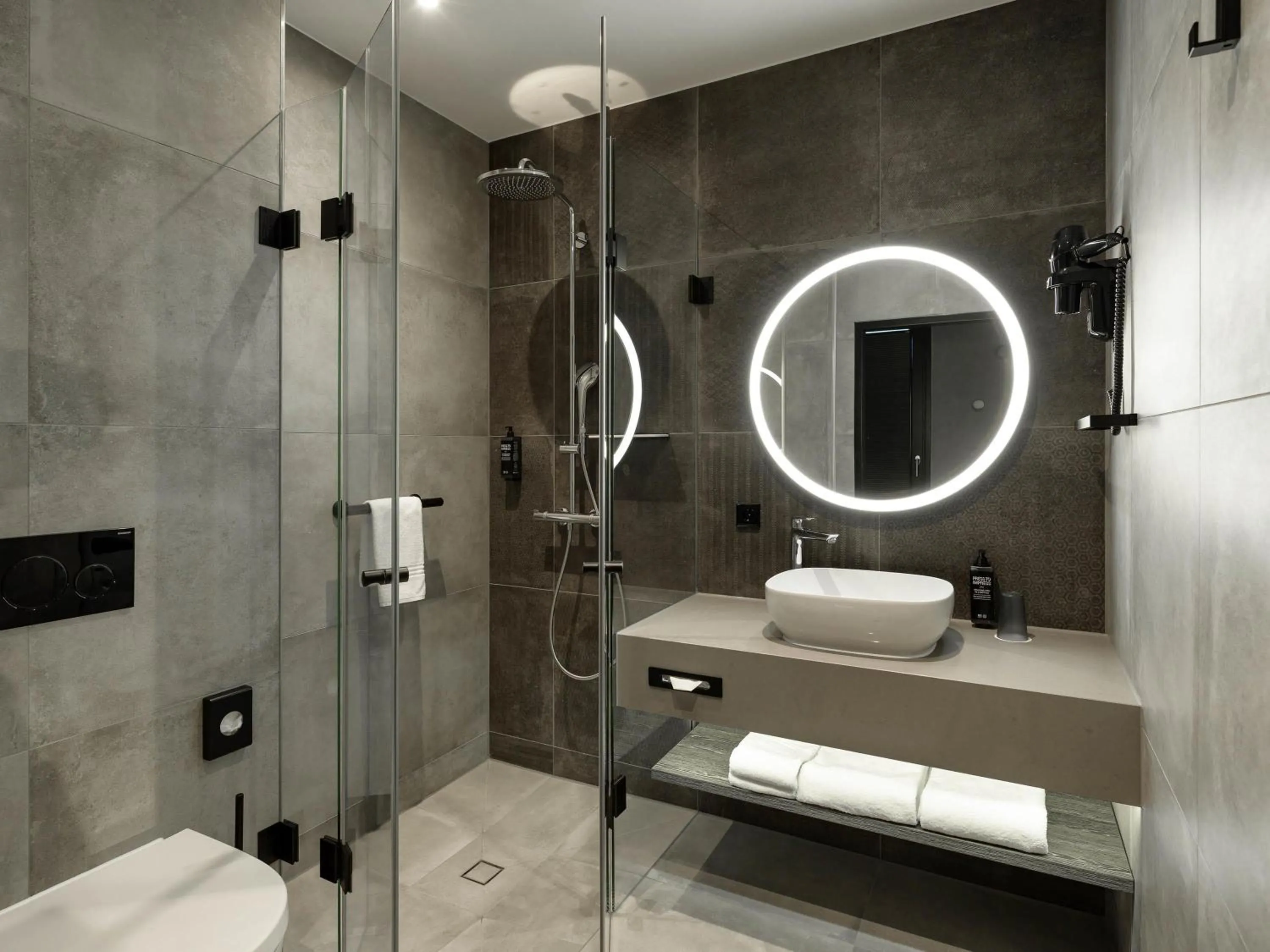 Bedroom in ibis Styles Friedrichshafen