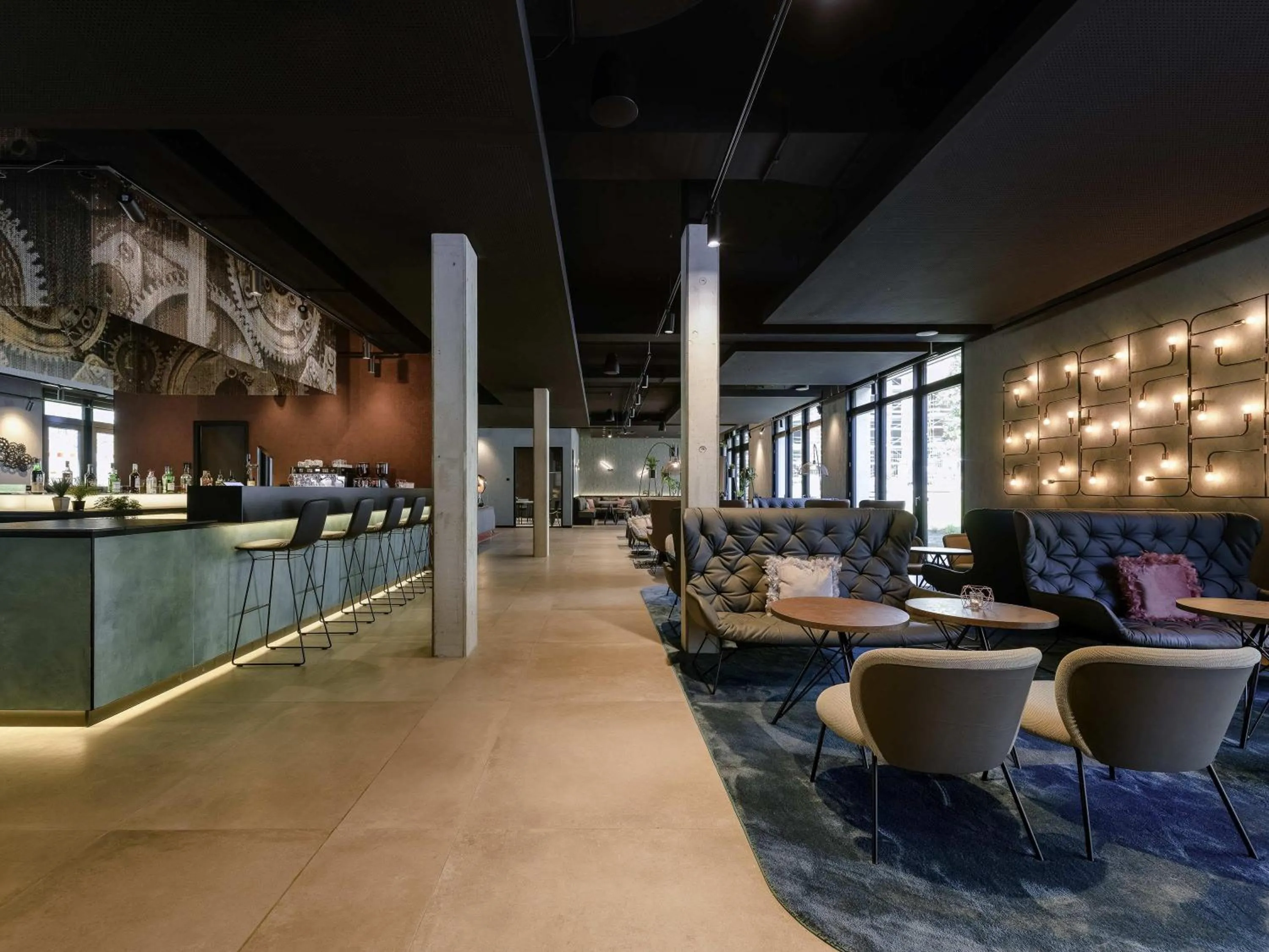 Lounge or bar in ibis Styles Friedrichshafen