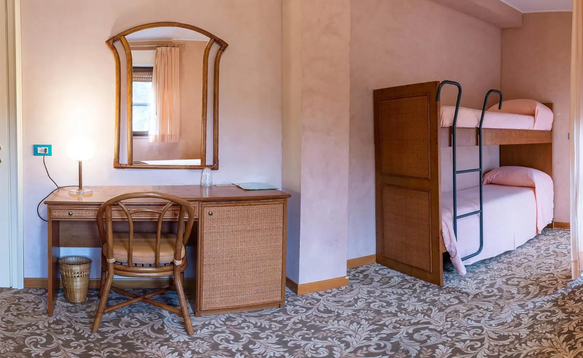 Quadruple Room with Terrace in Hotel Terrazzo d'Abruzzo Quadruple Room with Terrace in Hotel Terrazzo d'Abruzzo