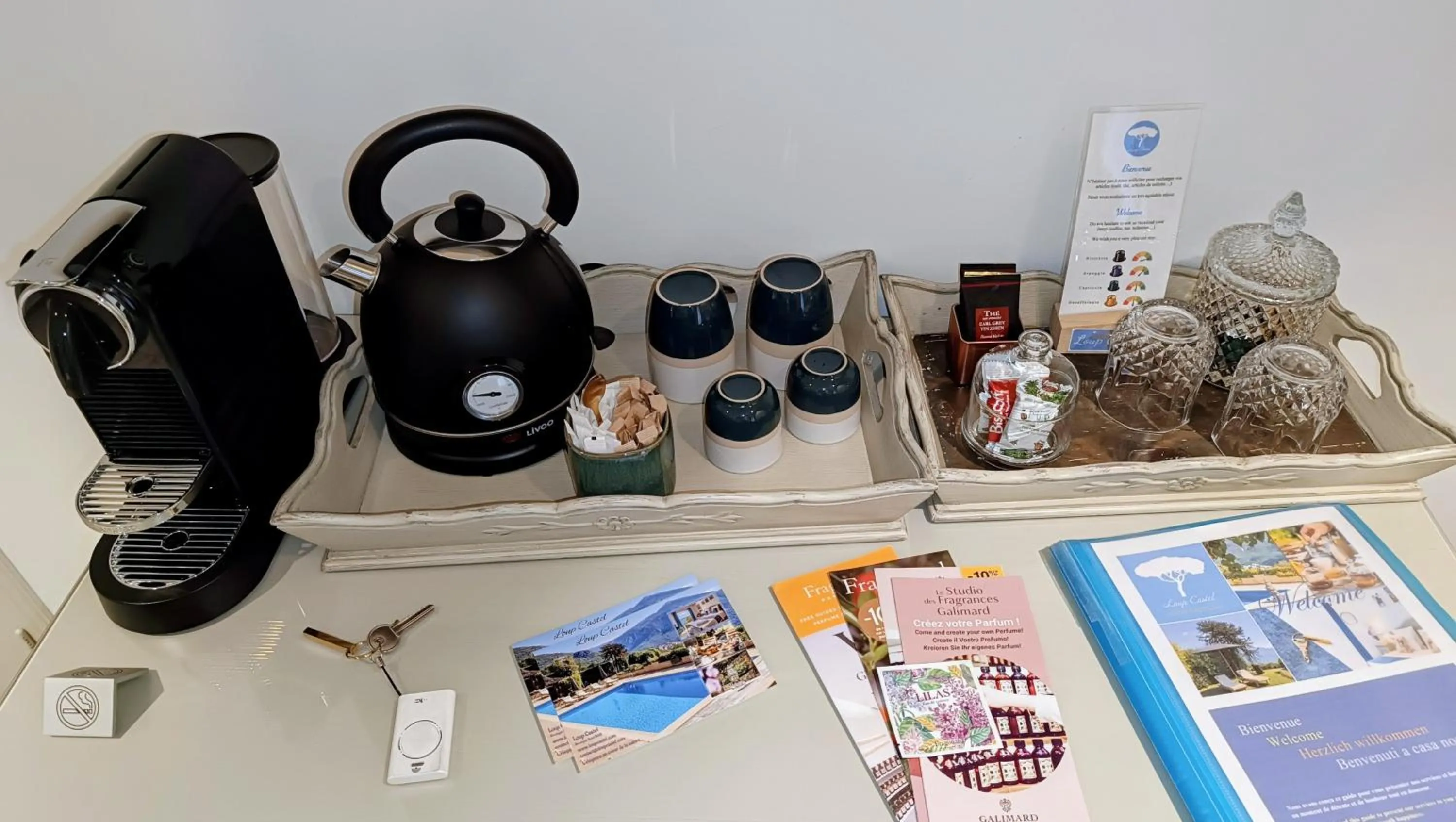 Coffee/tea facilities in Loup Castel Boutique Hotel B&B