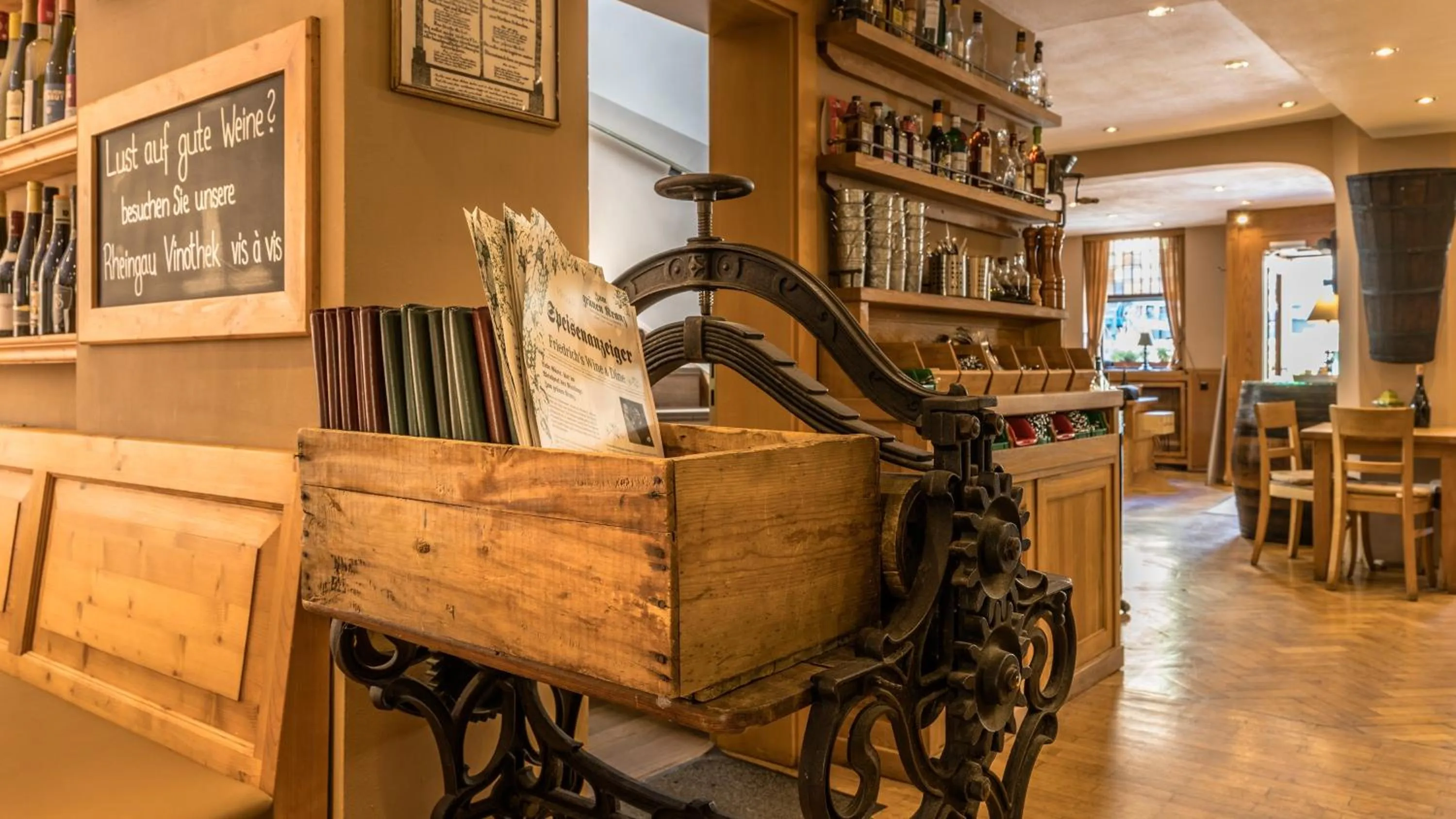 Restaurant/places to eat in Weinhotel des Riesling Zum Grünen Kranz