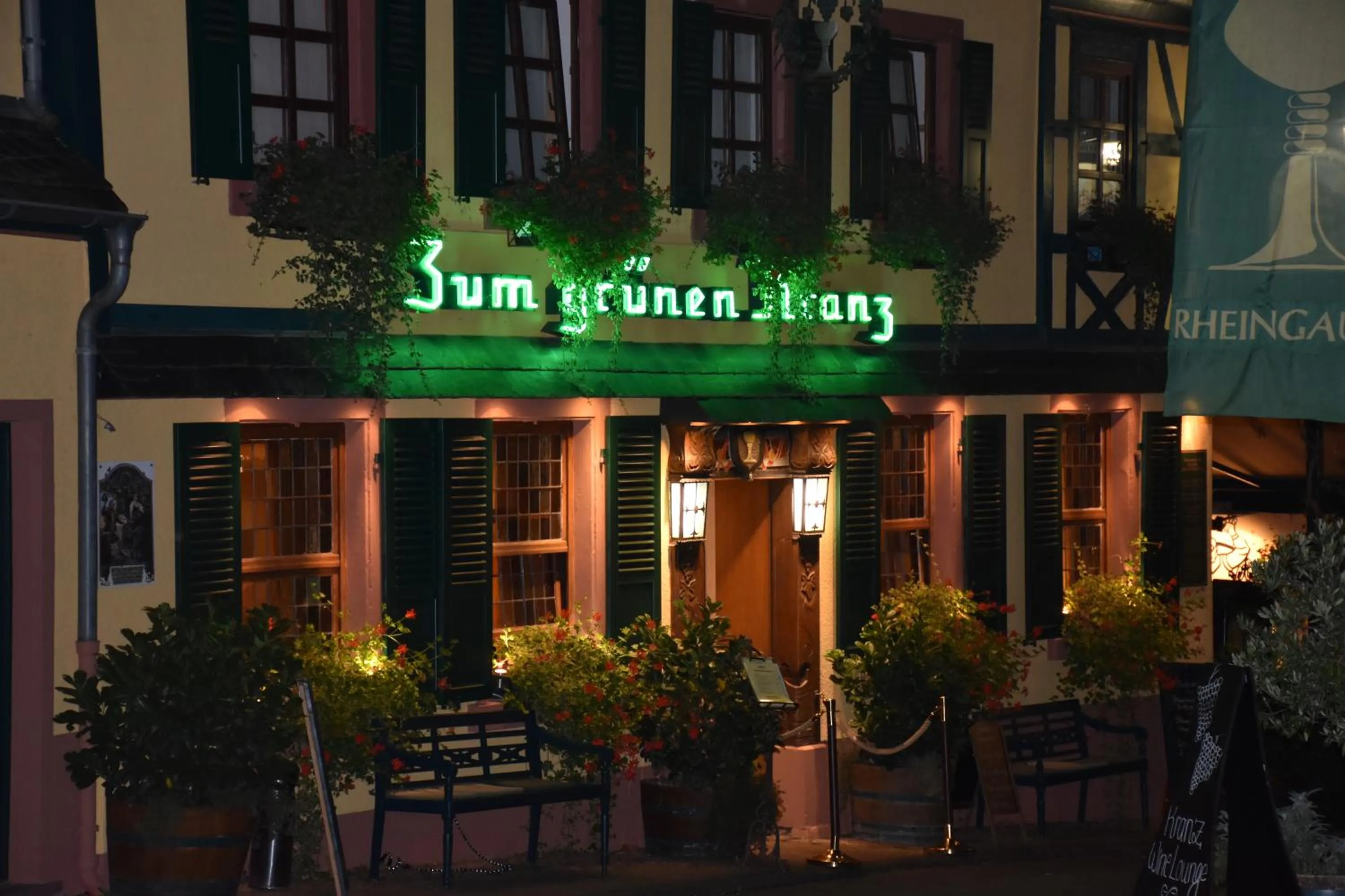 Property building in Weinhotel des Riesling Zum Grünen Kranz