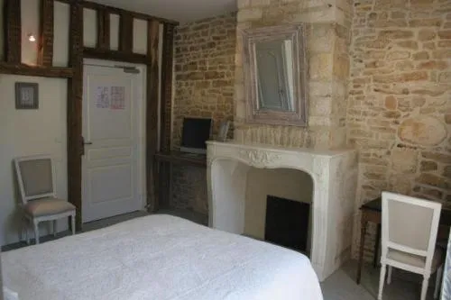 Photo of the whole room, Bed in Le Marius