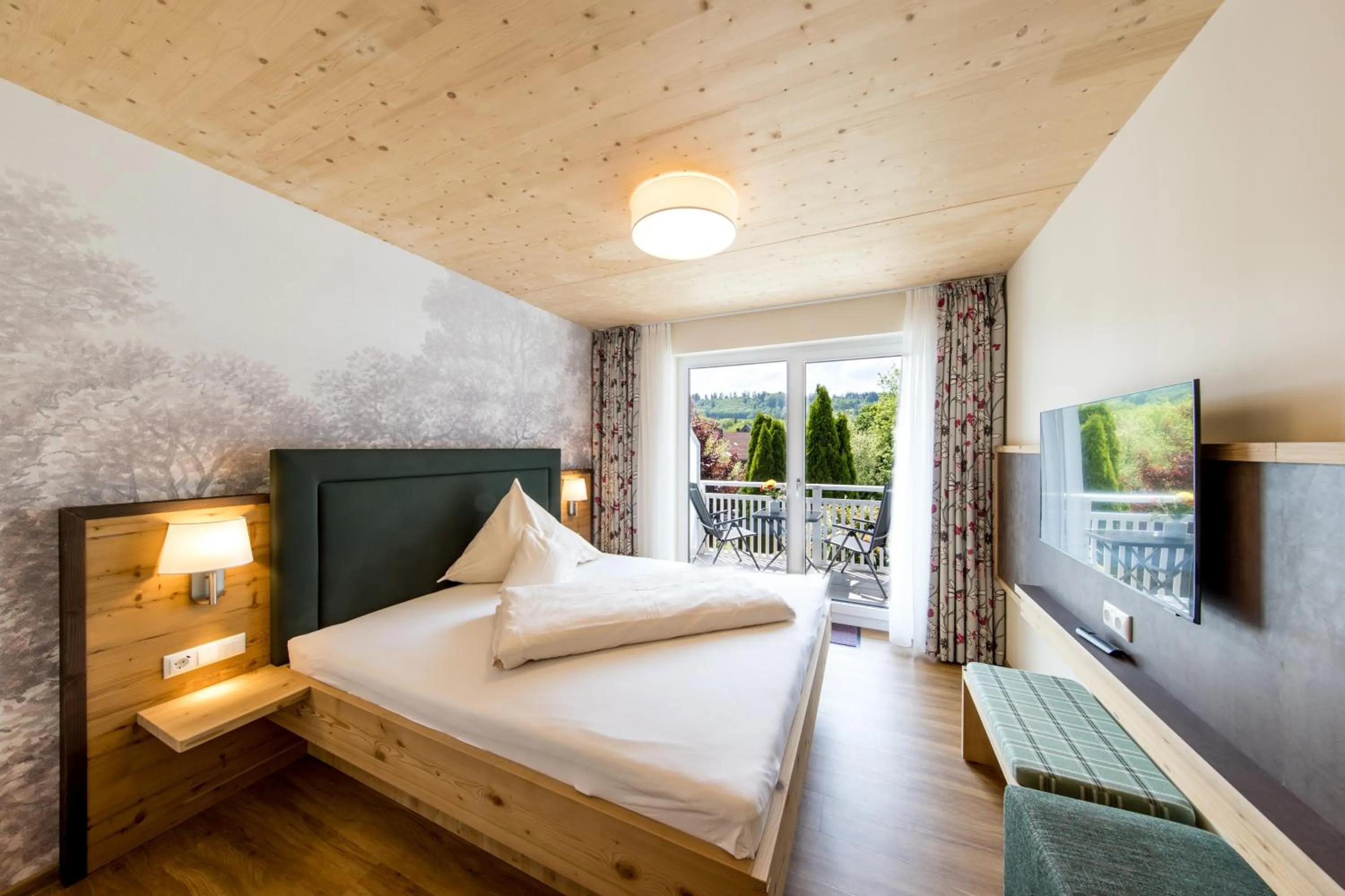 Photo of the whole room, Bed in Hotel Sonnenhang