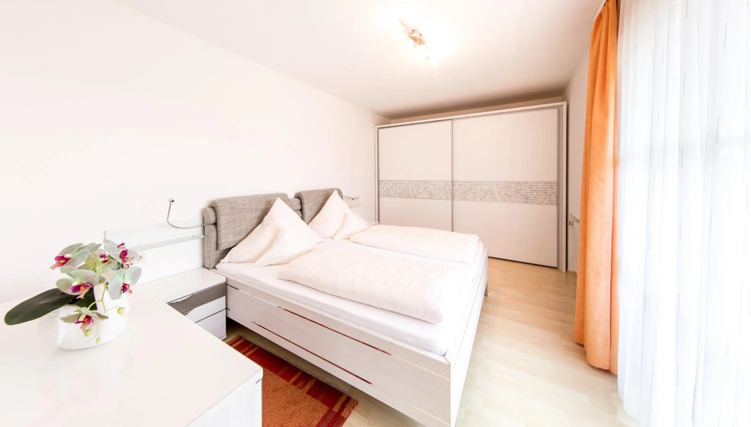 Bedroom, Bed in Hotel Sonnenhang