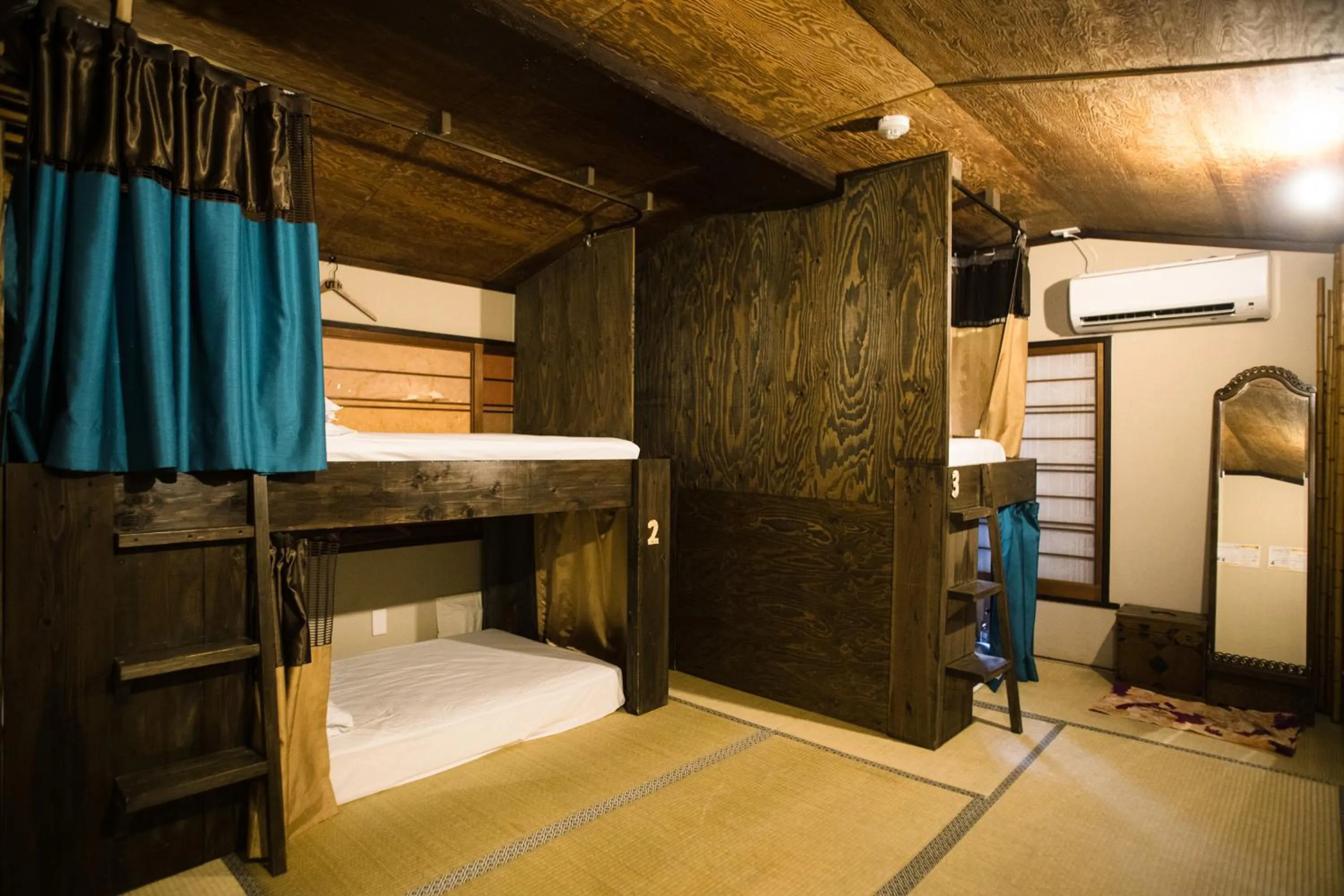 bunk bed, Bed in Osaka Guest House U-En