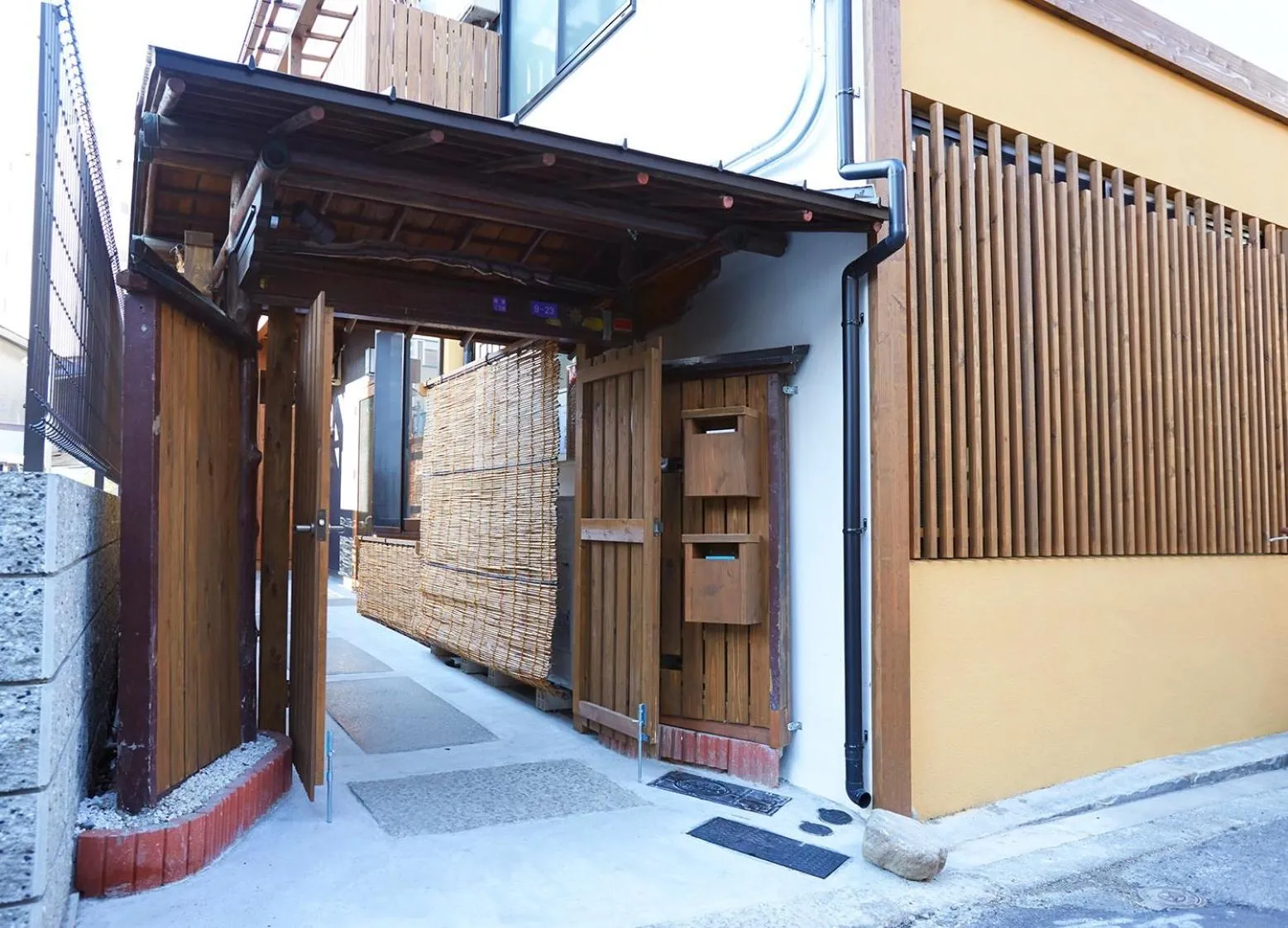 Facade/entrance in Osaka Guest House U-En