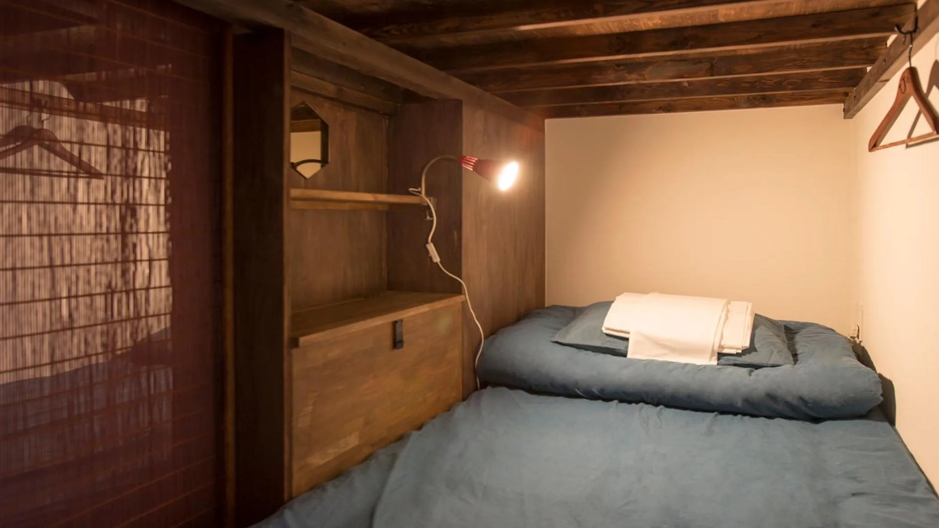 microwave, Bed in Osaka Guest House U-En