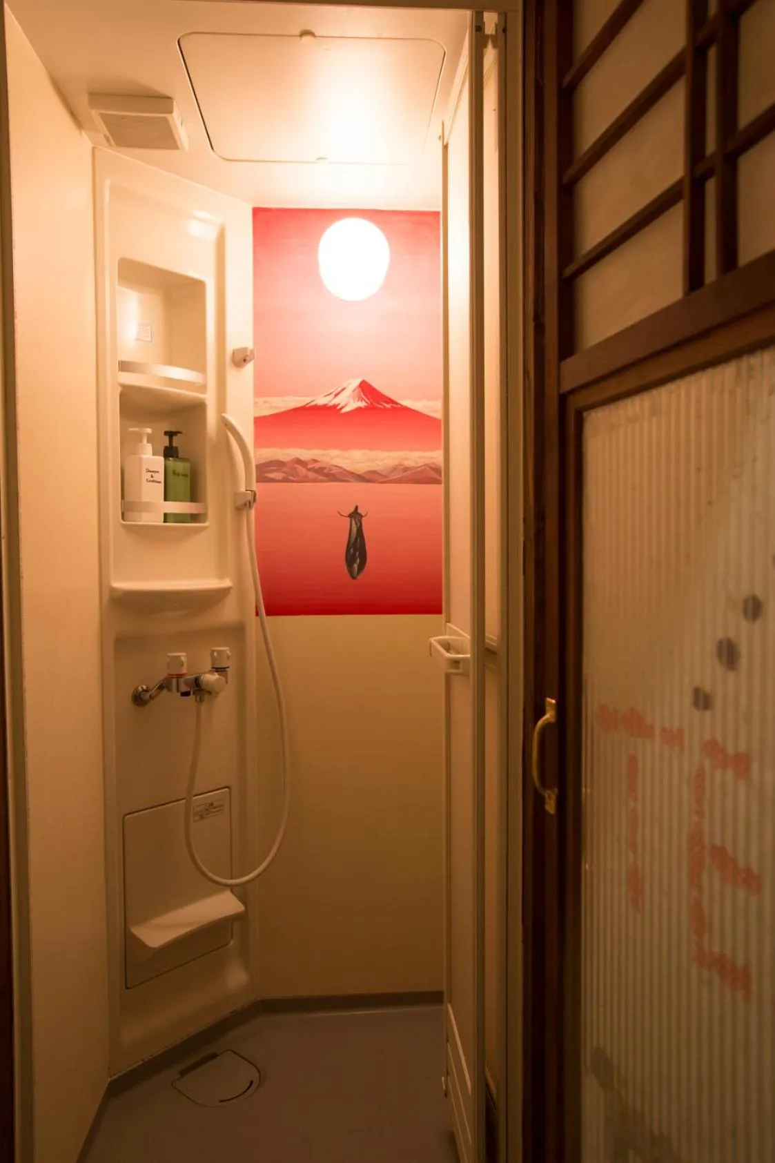 Shower in Osaka Guest House U-En
