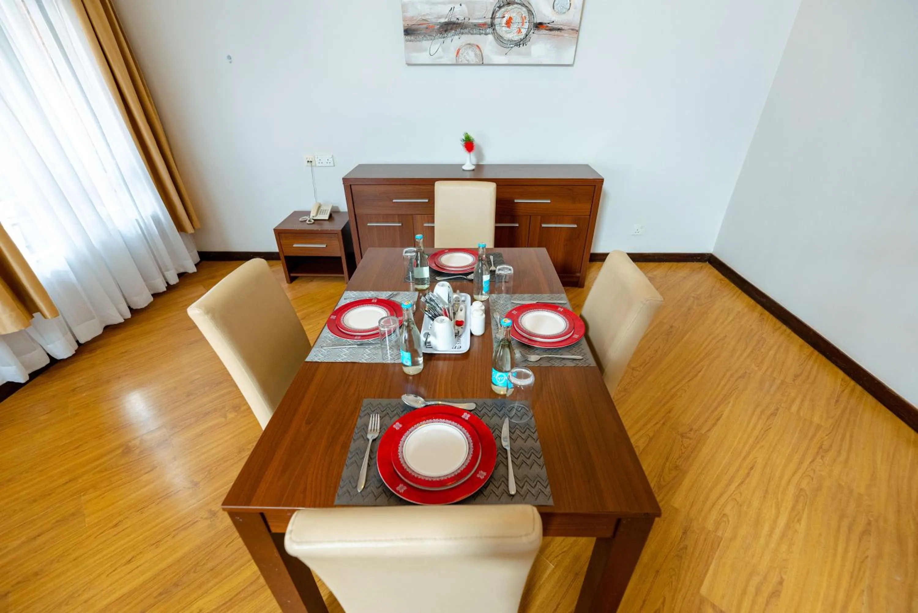 Dining area in Heri Heights Hotel Apartments, SureStay Collection by Best Western
