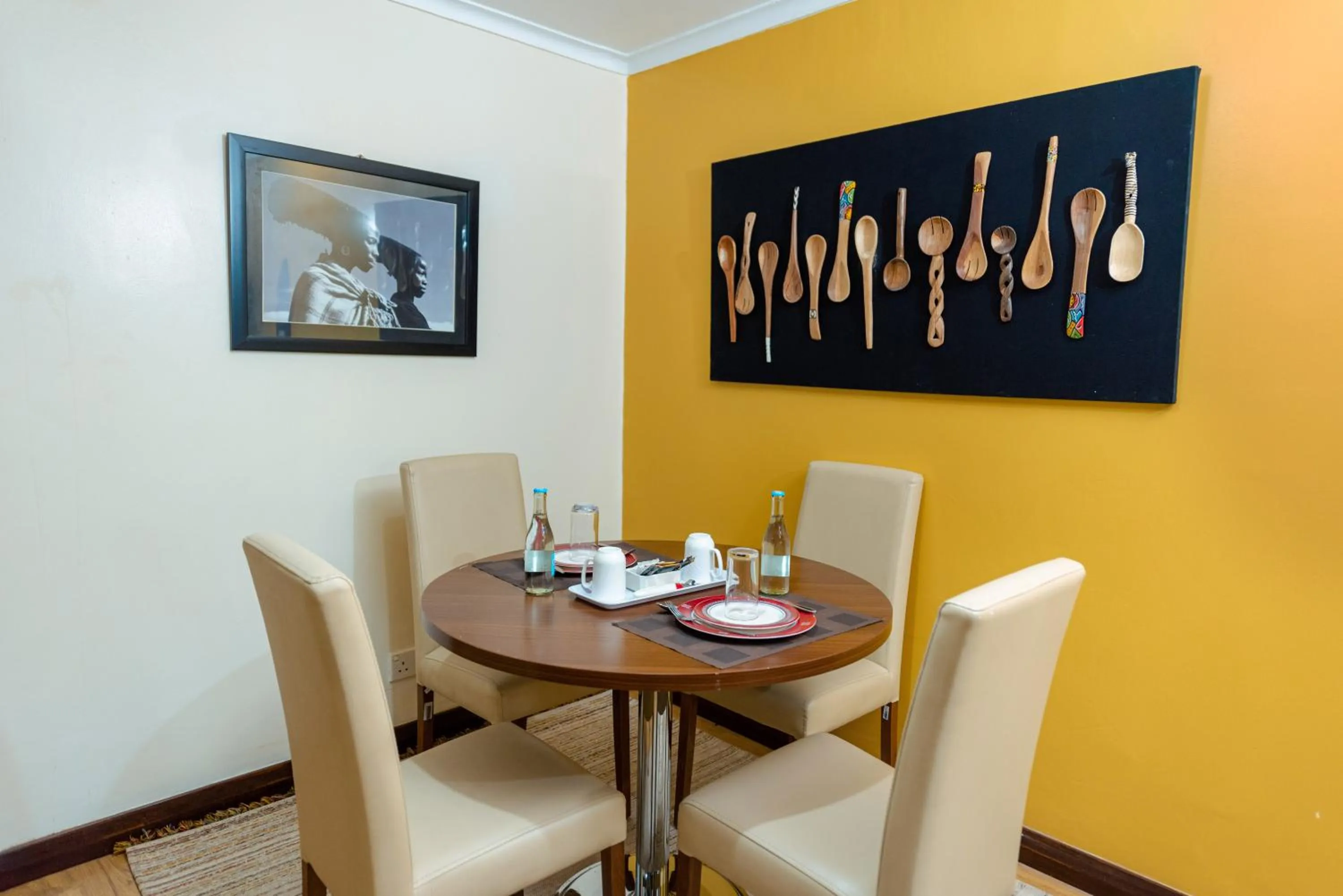 Dining area in Heri Heights Hotel Apartments, SureStay Collection by Best Western
