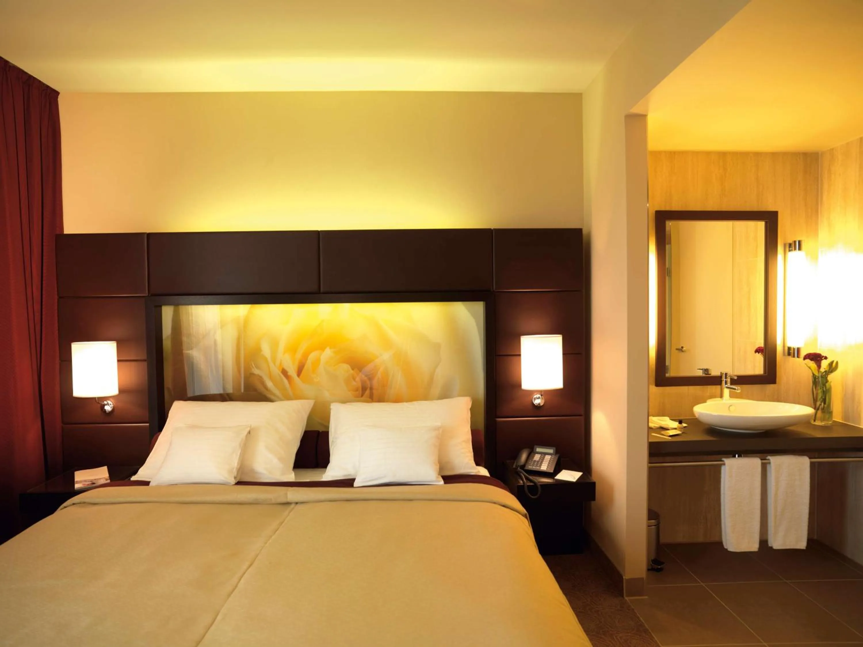 Bedroom, Bed in Lindner Hotel Vienna Am Belvedere, part of JdV by Hyatt