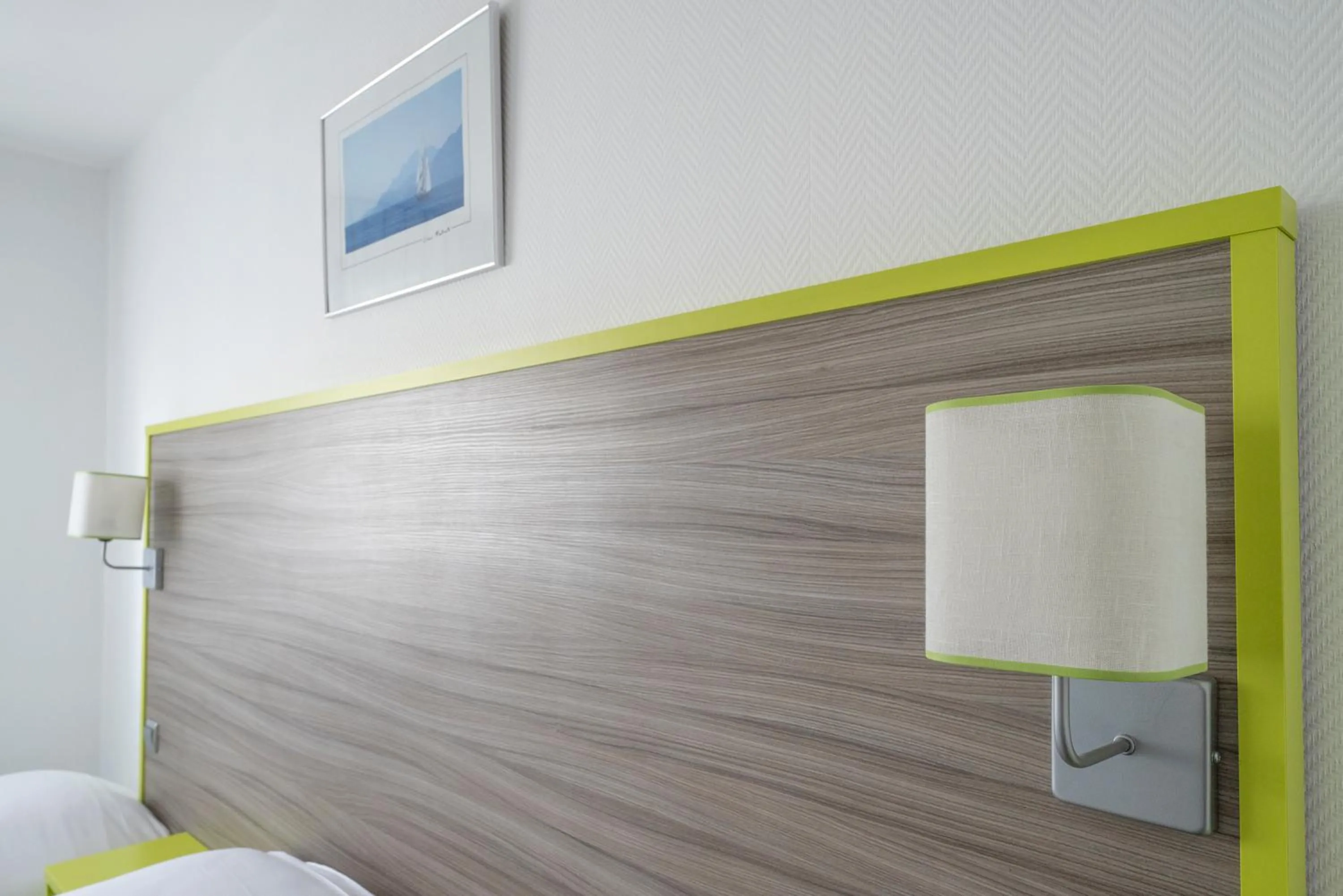 Bed in Contact Hôtel O'Nice Saintes