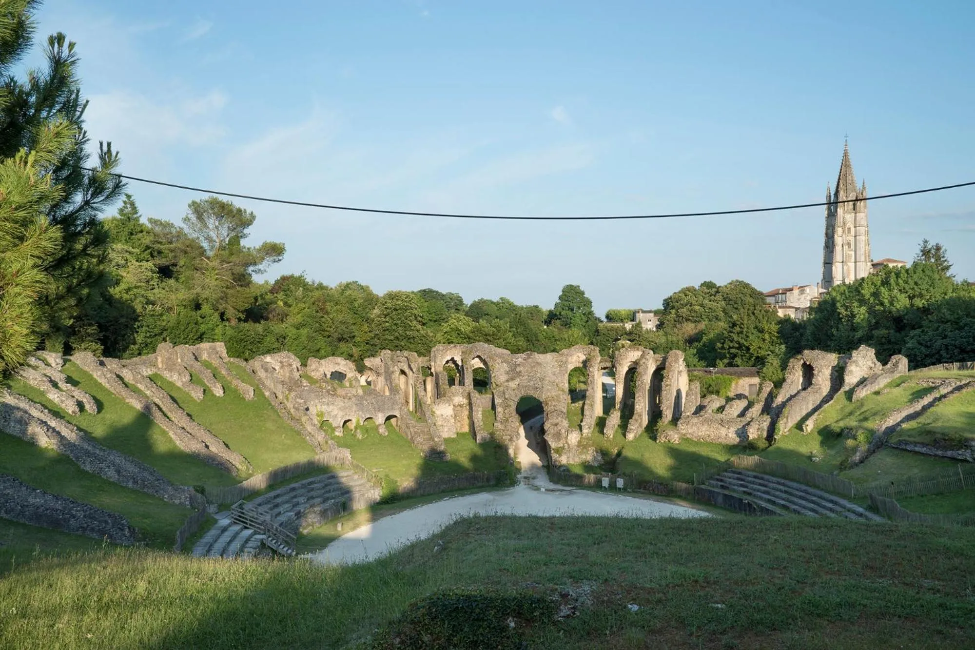 Activities in Contact Hôtel O'Nice Saintes