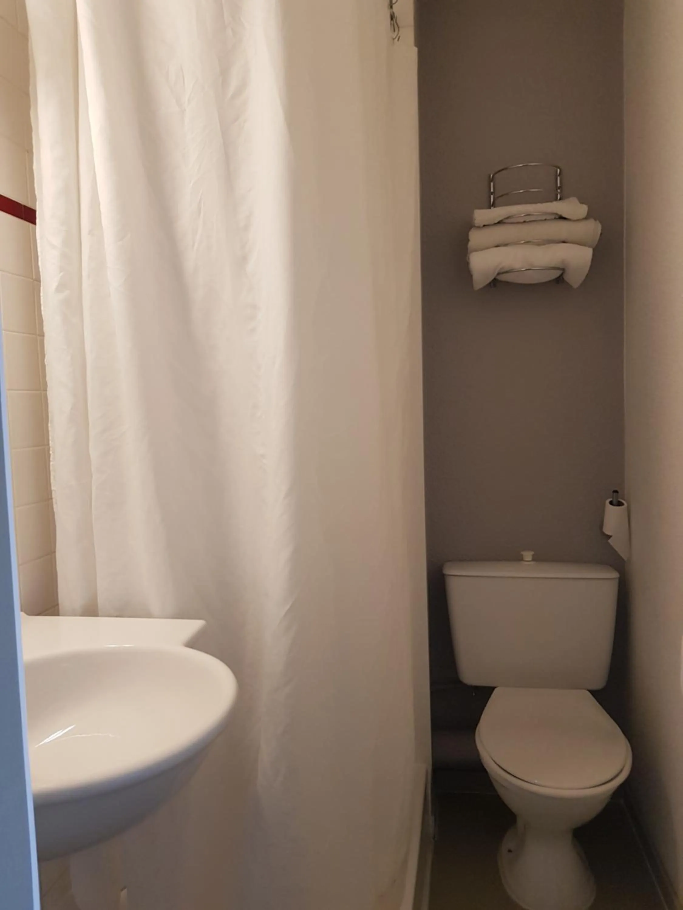 Bathroom in Hotel Inn Design Laon